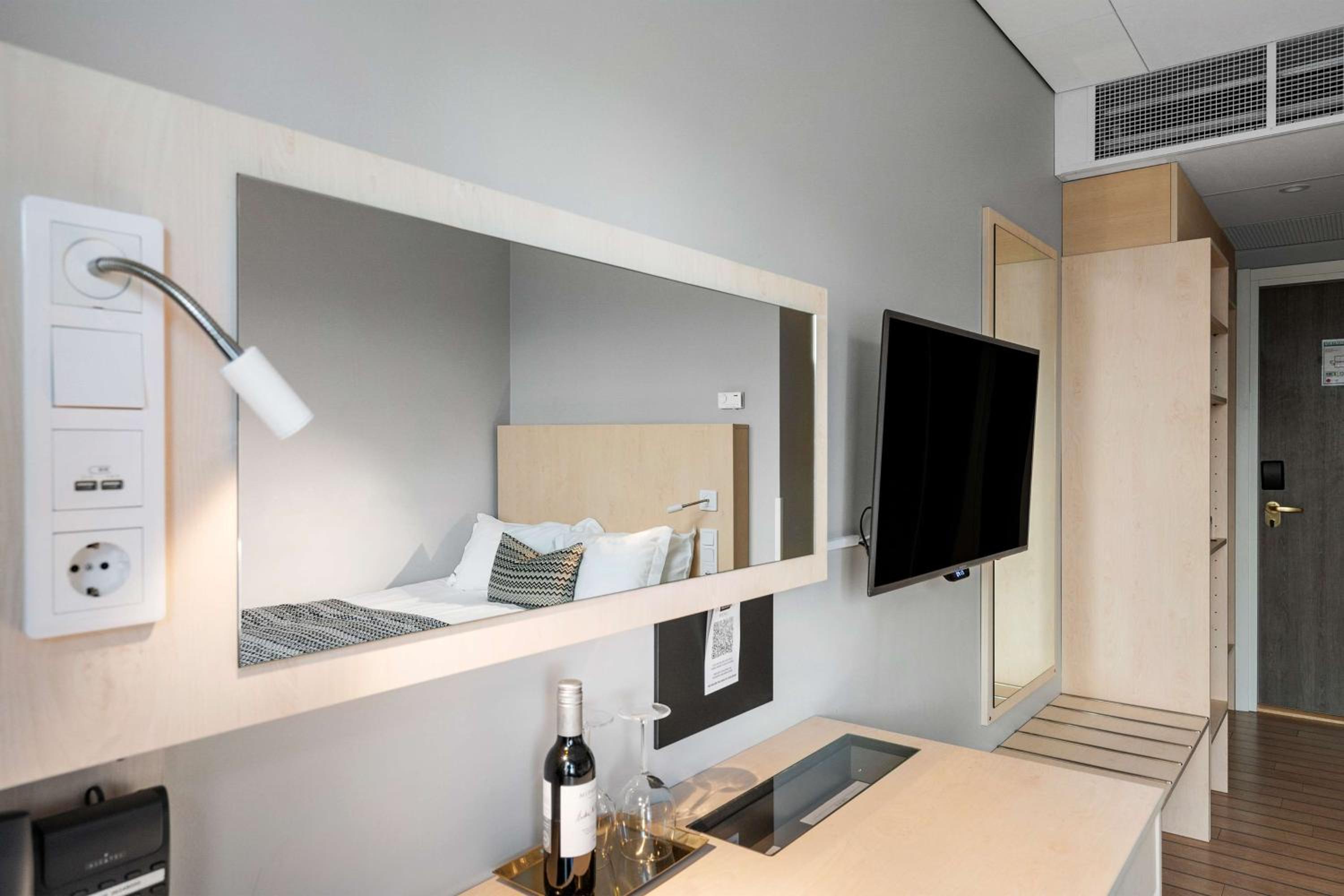 Double Room (55 in bed) 