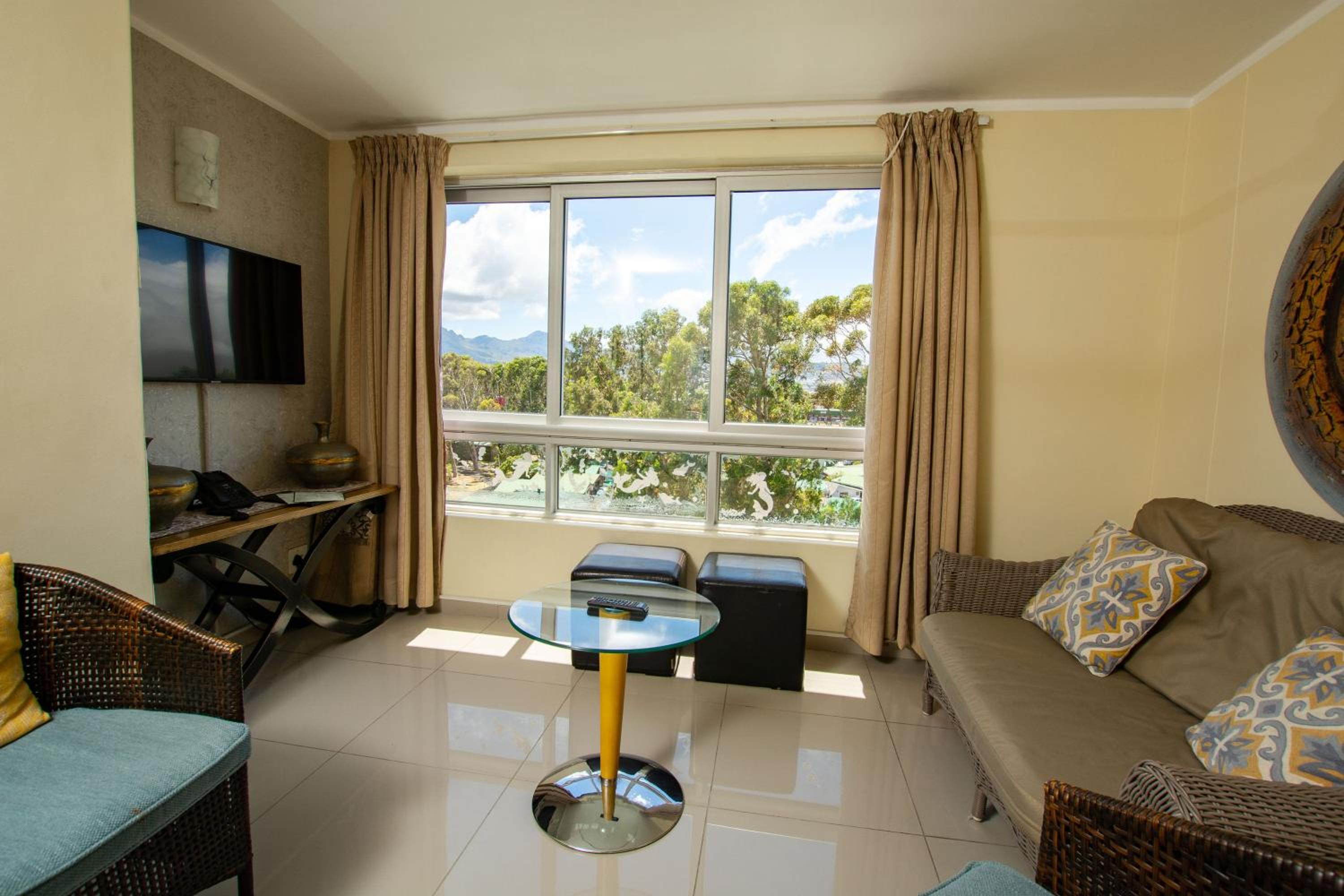 Family Room with Mountain View