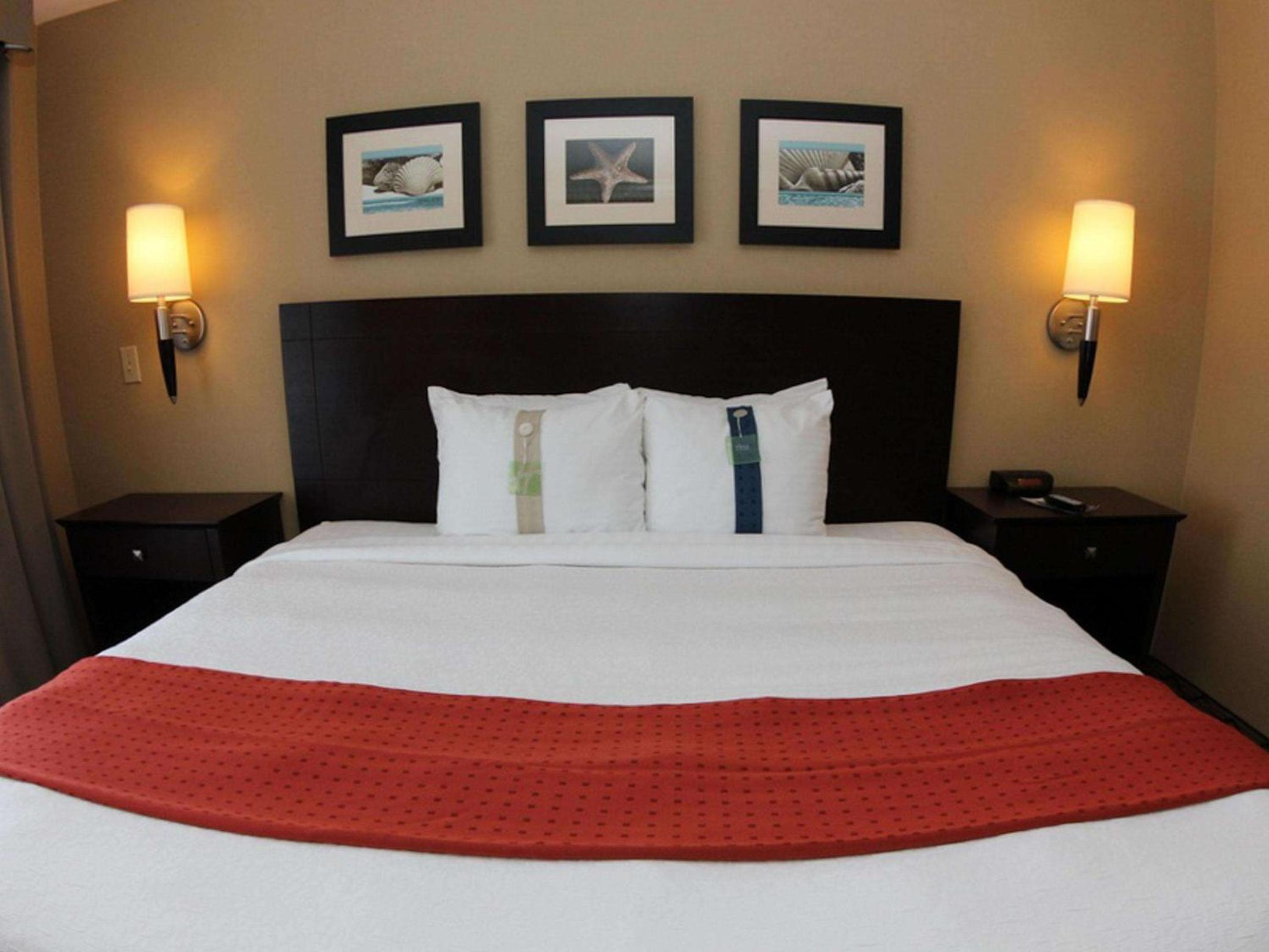 Deluxe King Room - Non-Smoking