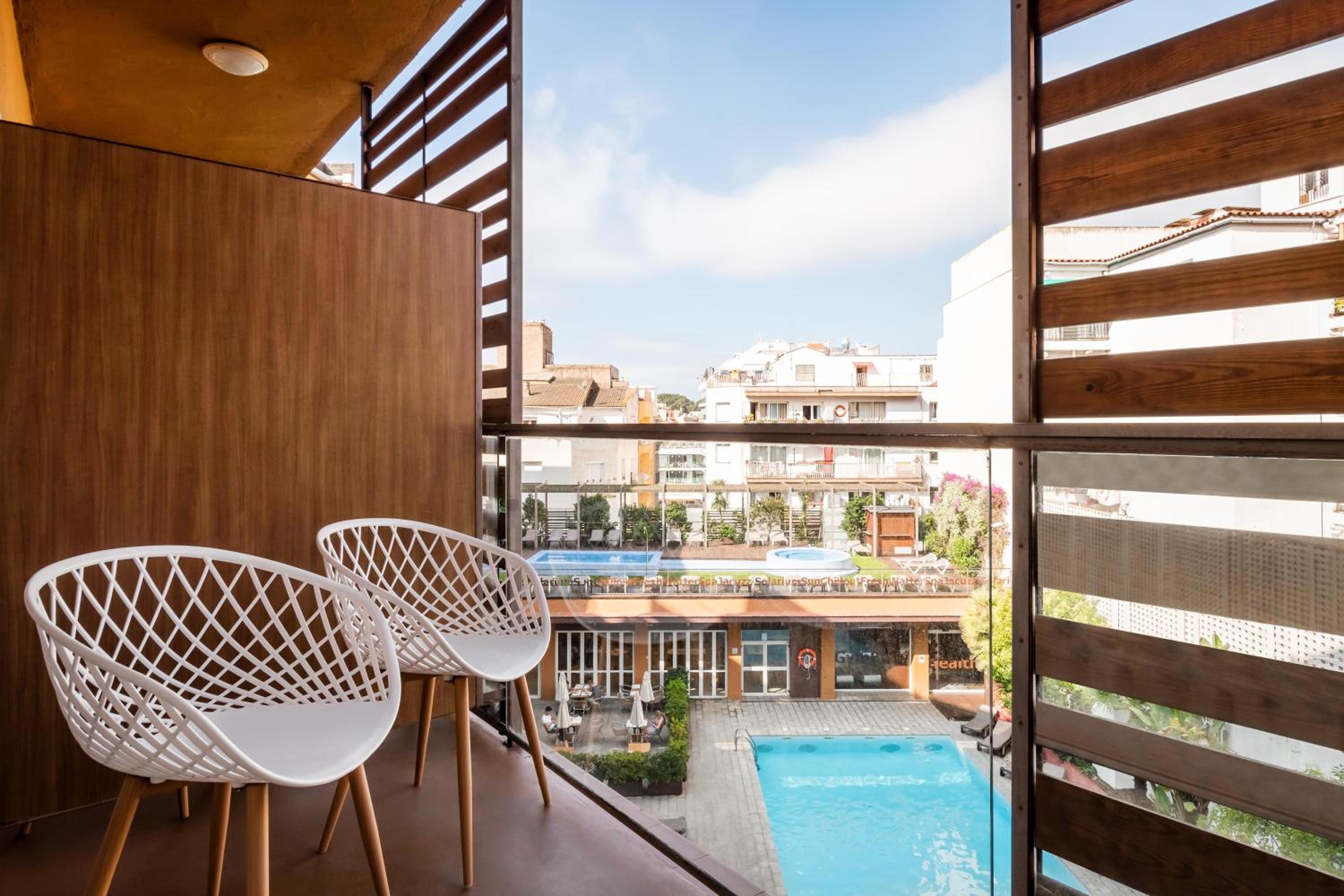 Double Room with Pool View