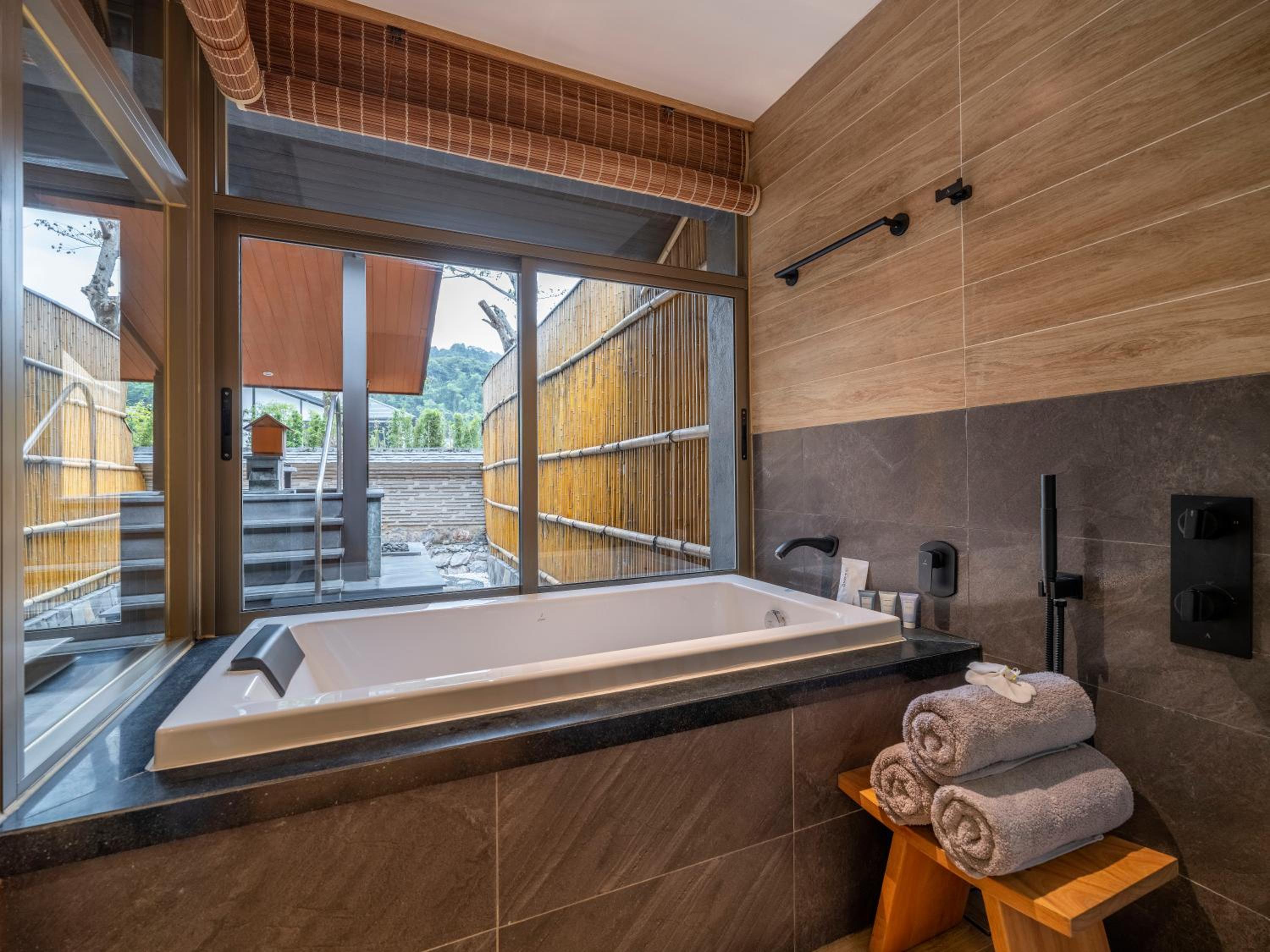 Washitsu Ni Room with Public Onsen