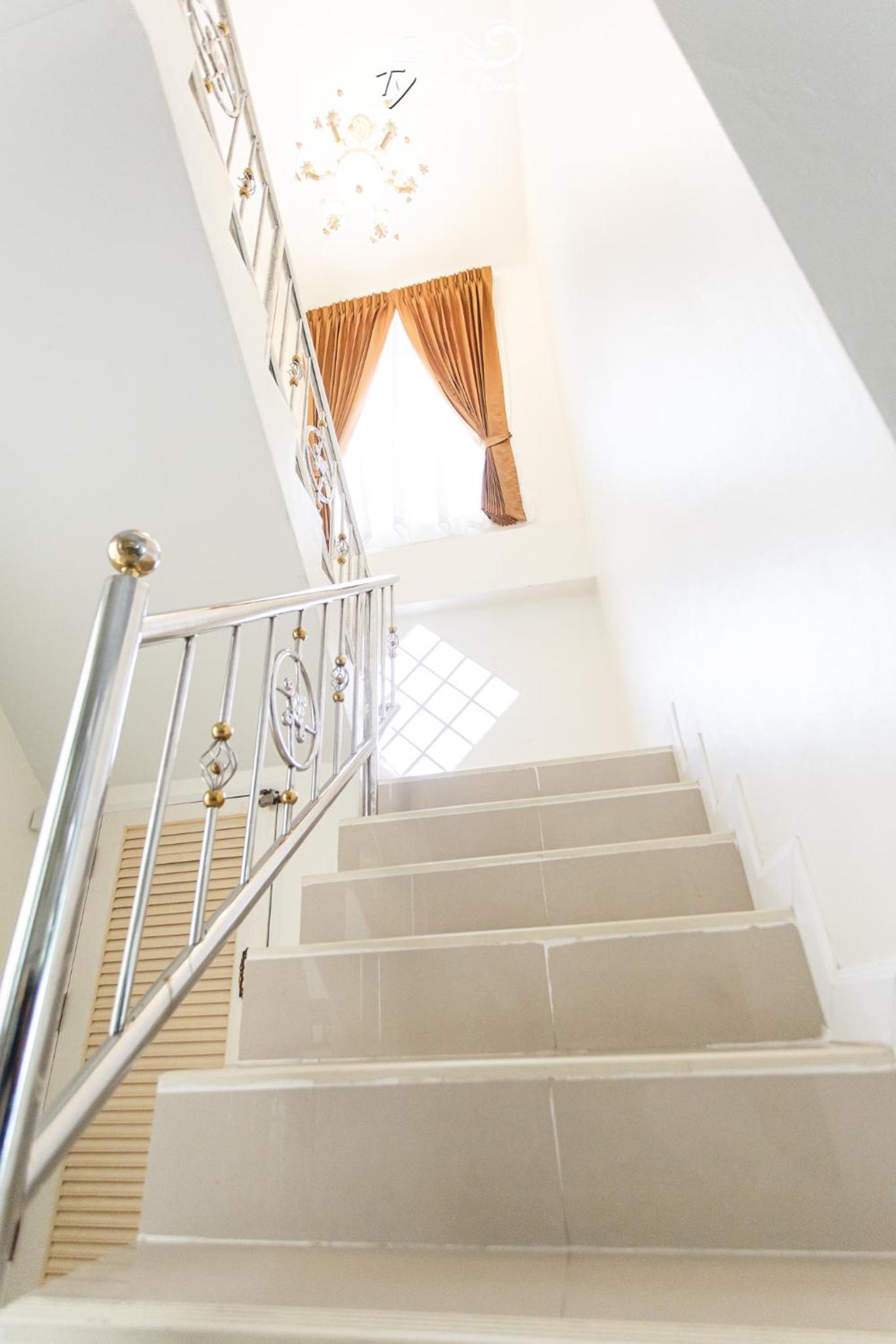 Seven-Bedroom Villa with Private Pool 231