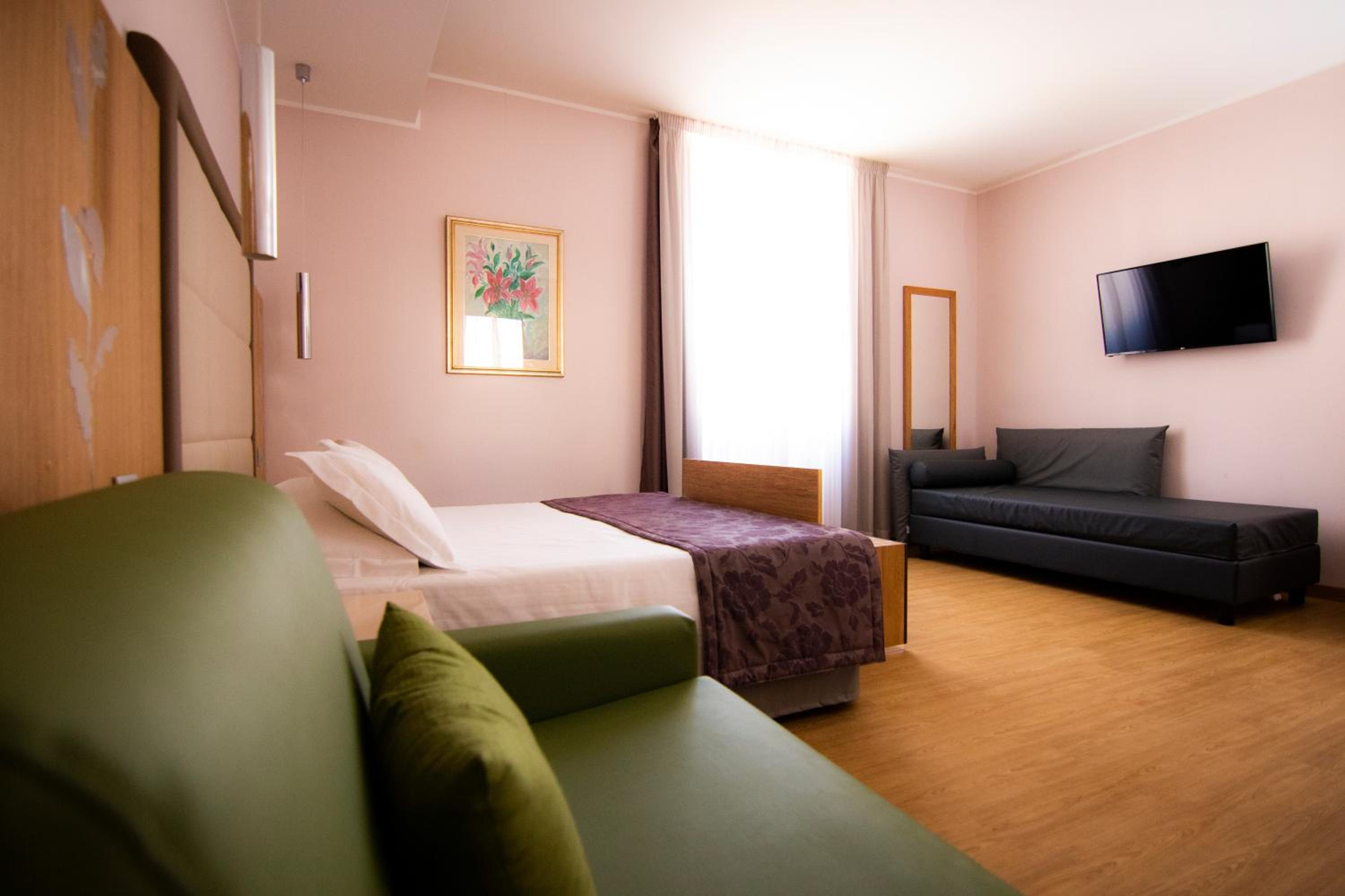 Quadruple Room with View