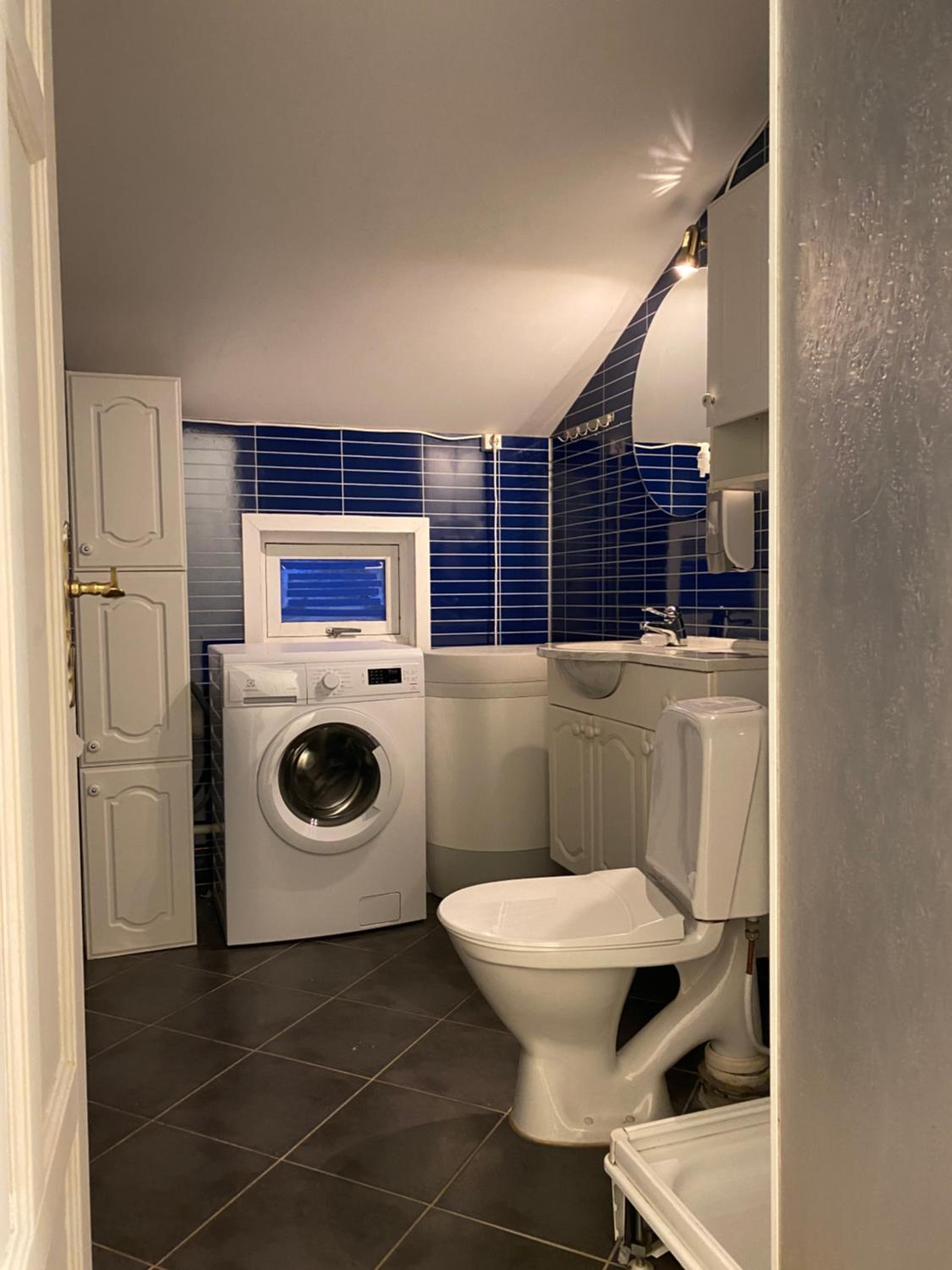 Apartment with Mountain View