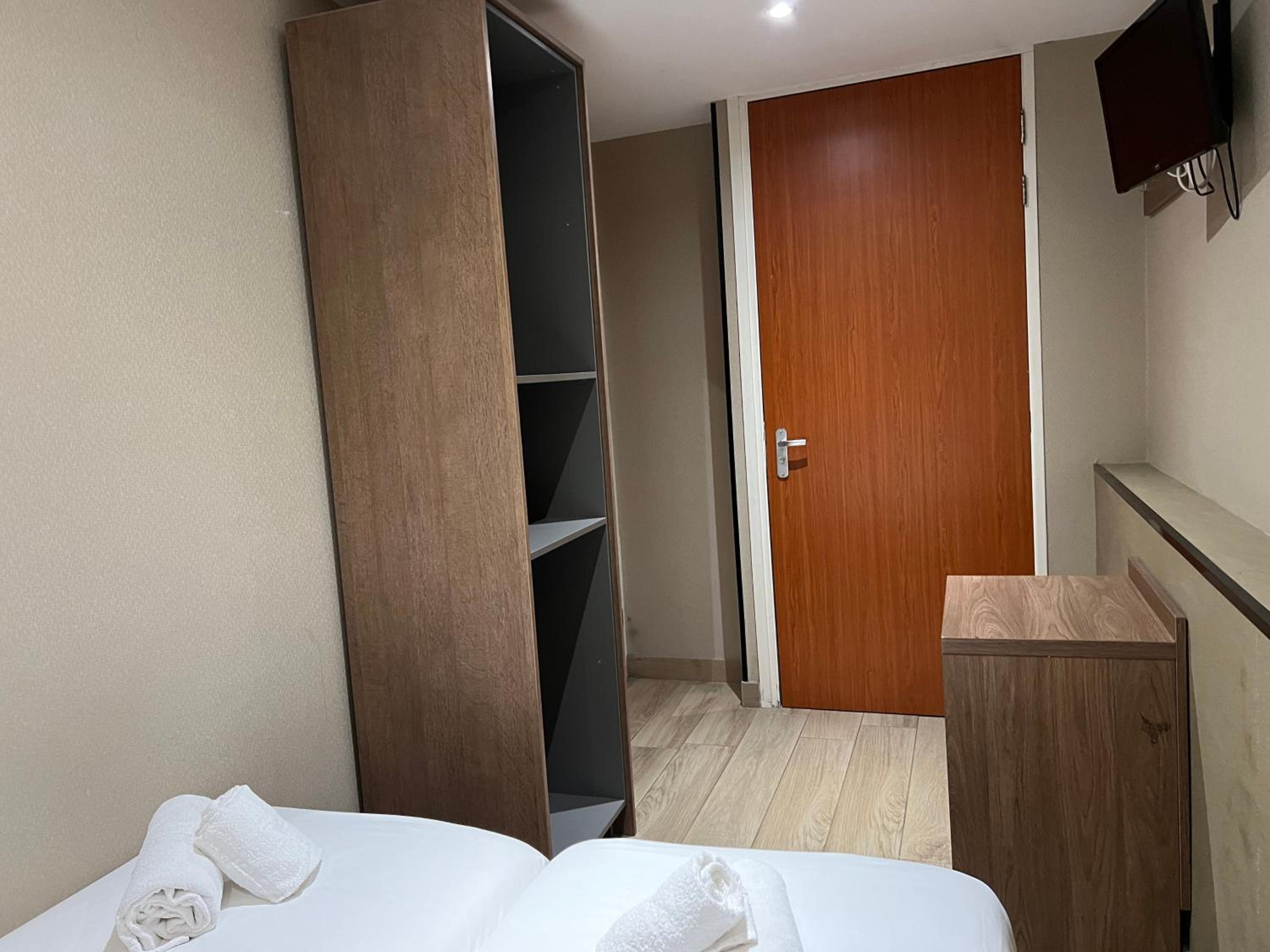 Twin Room - Basement