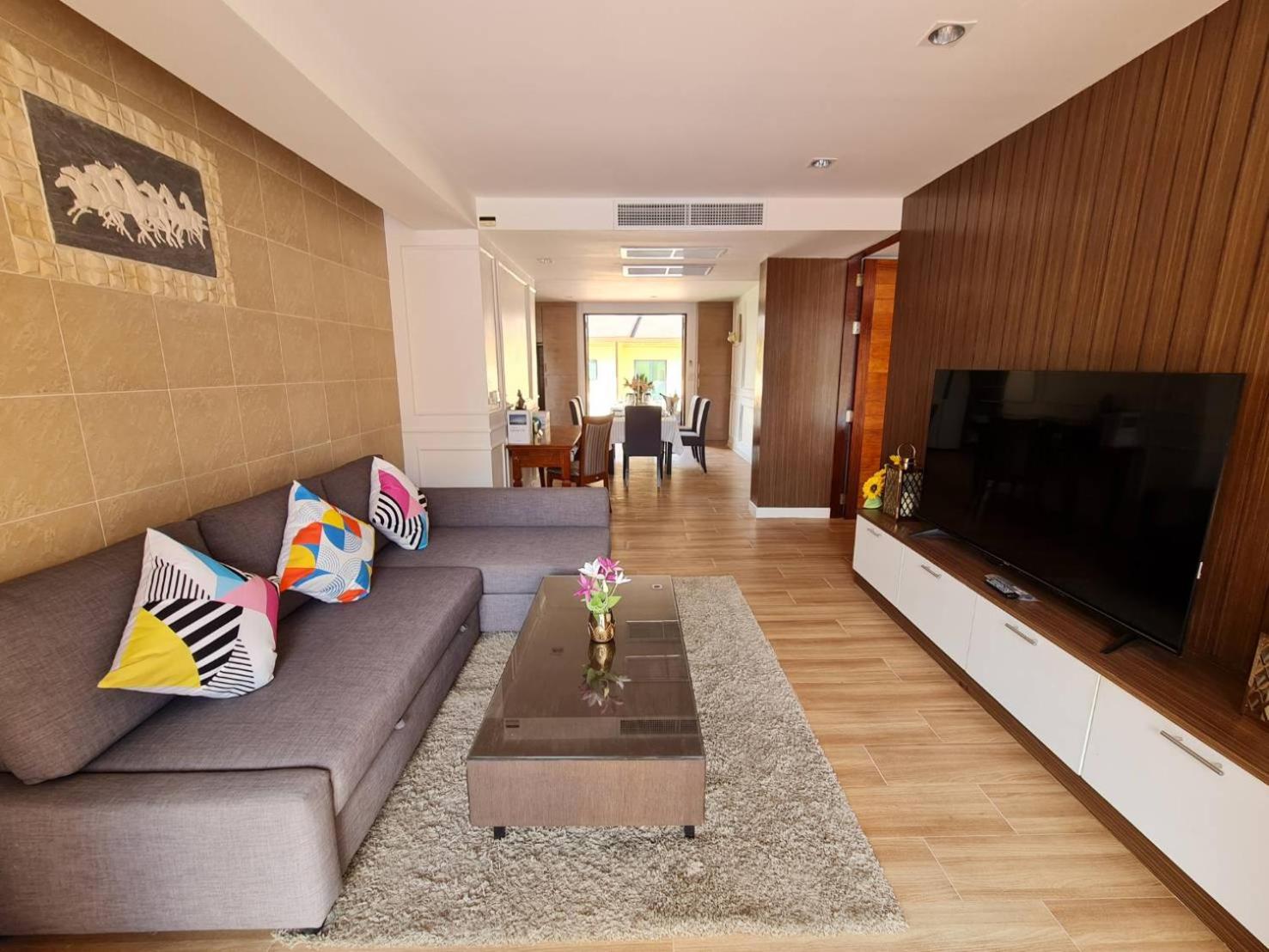 Suite with Pool View