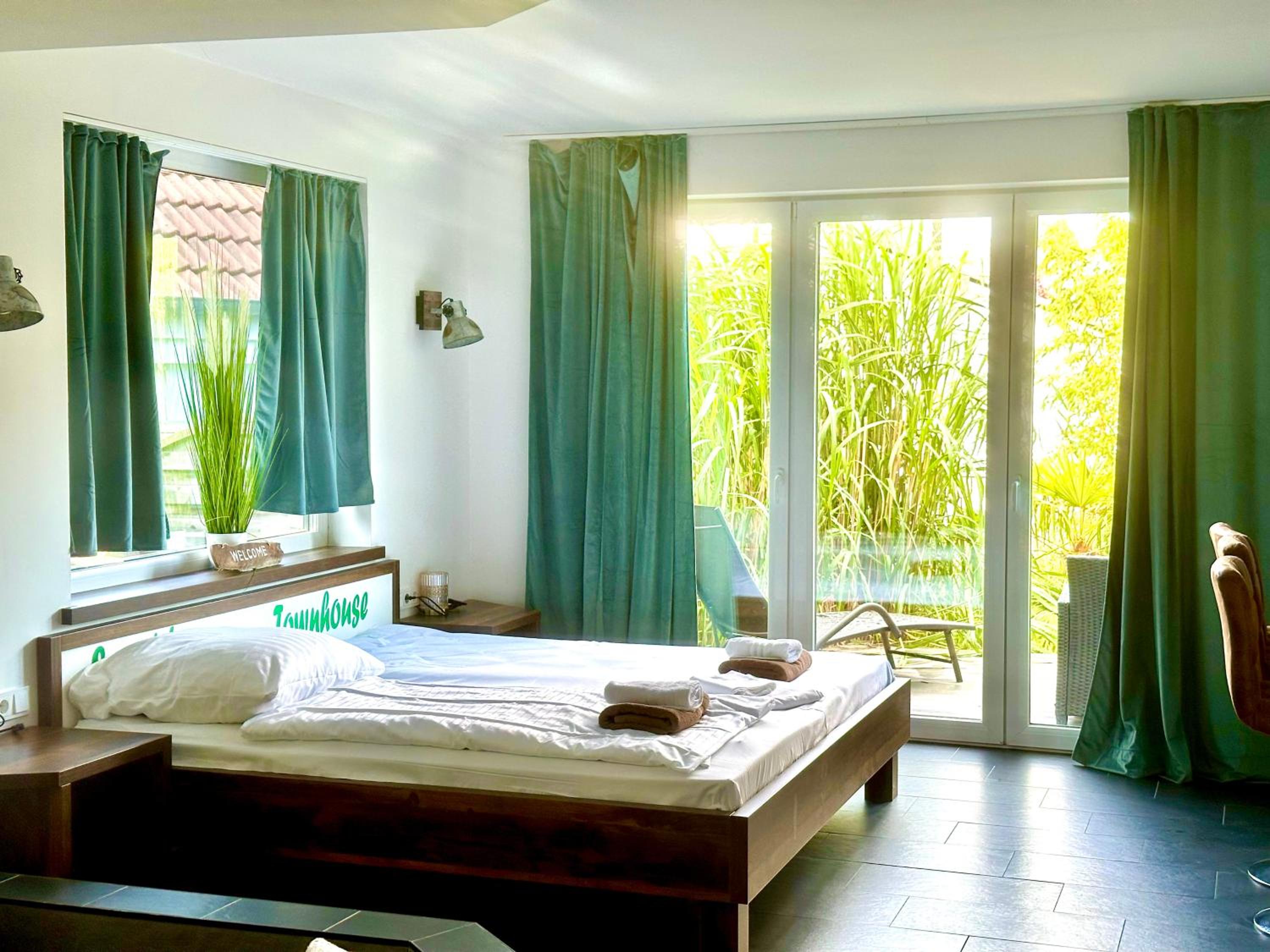 Deluxe Double Studio