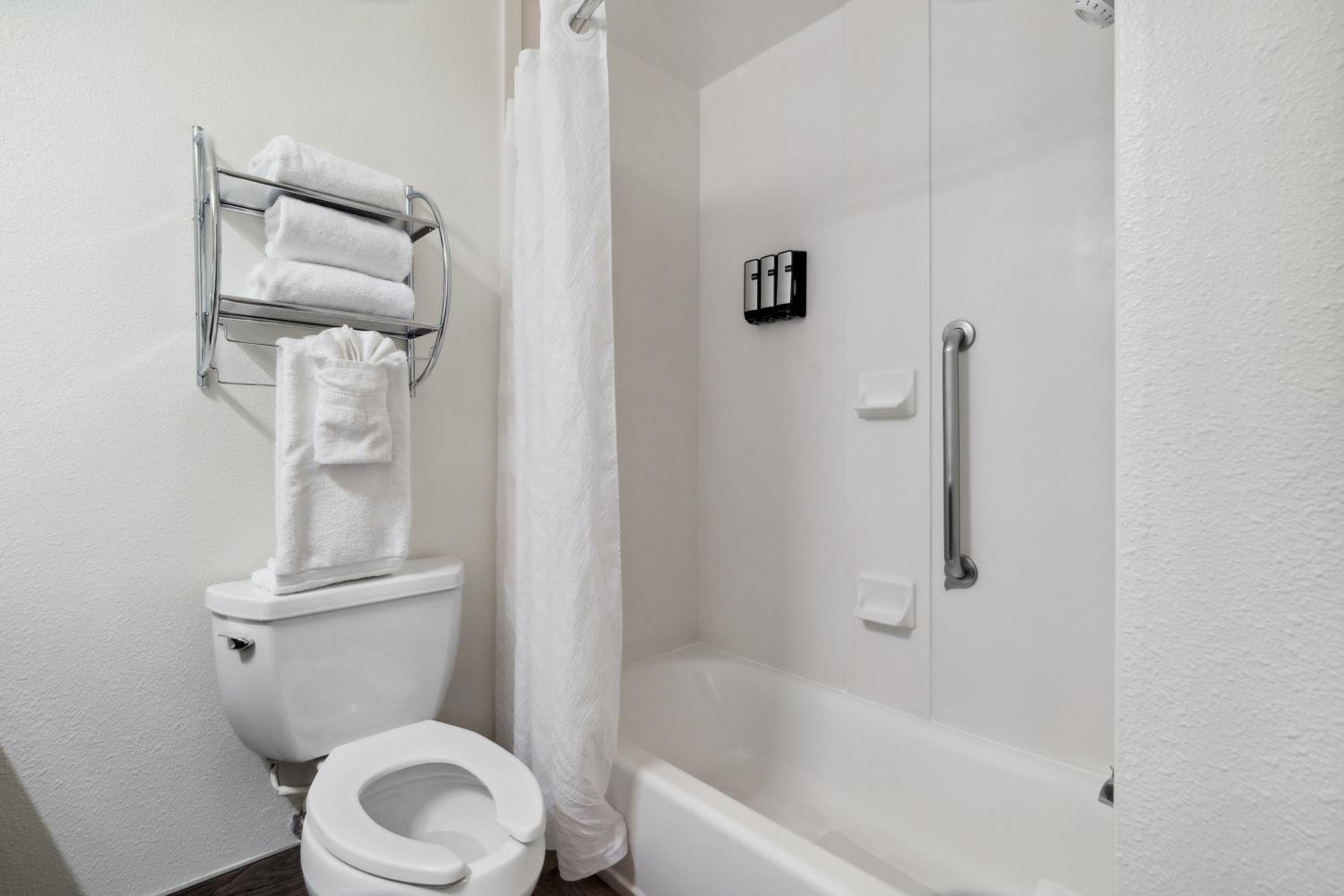 King Room - Disability Access/Non-Smoking