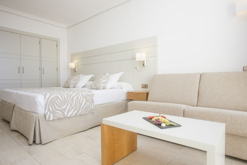 Deluxe Double Room Single Use