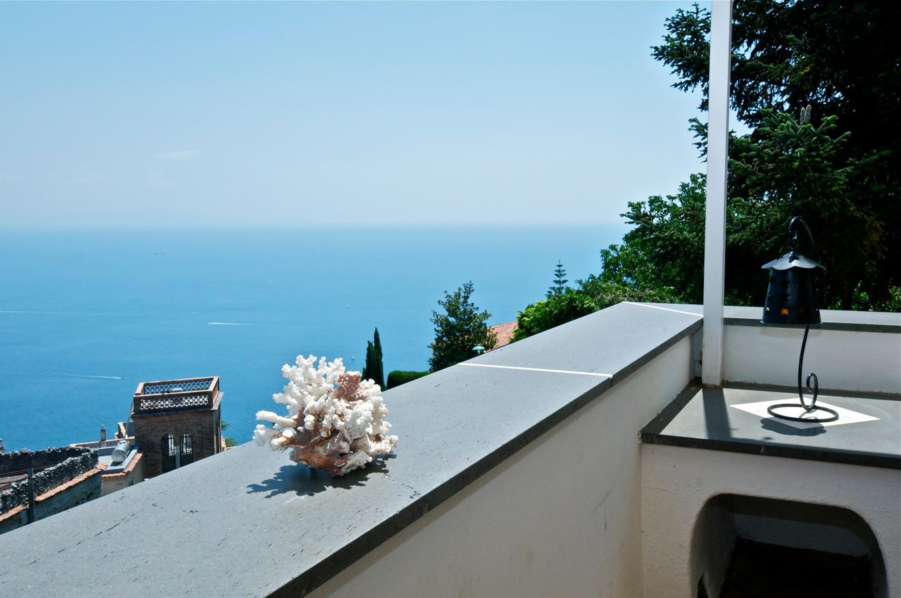 Deluxe Suite with Sea View