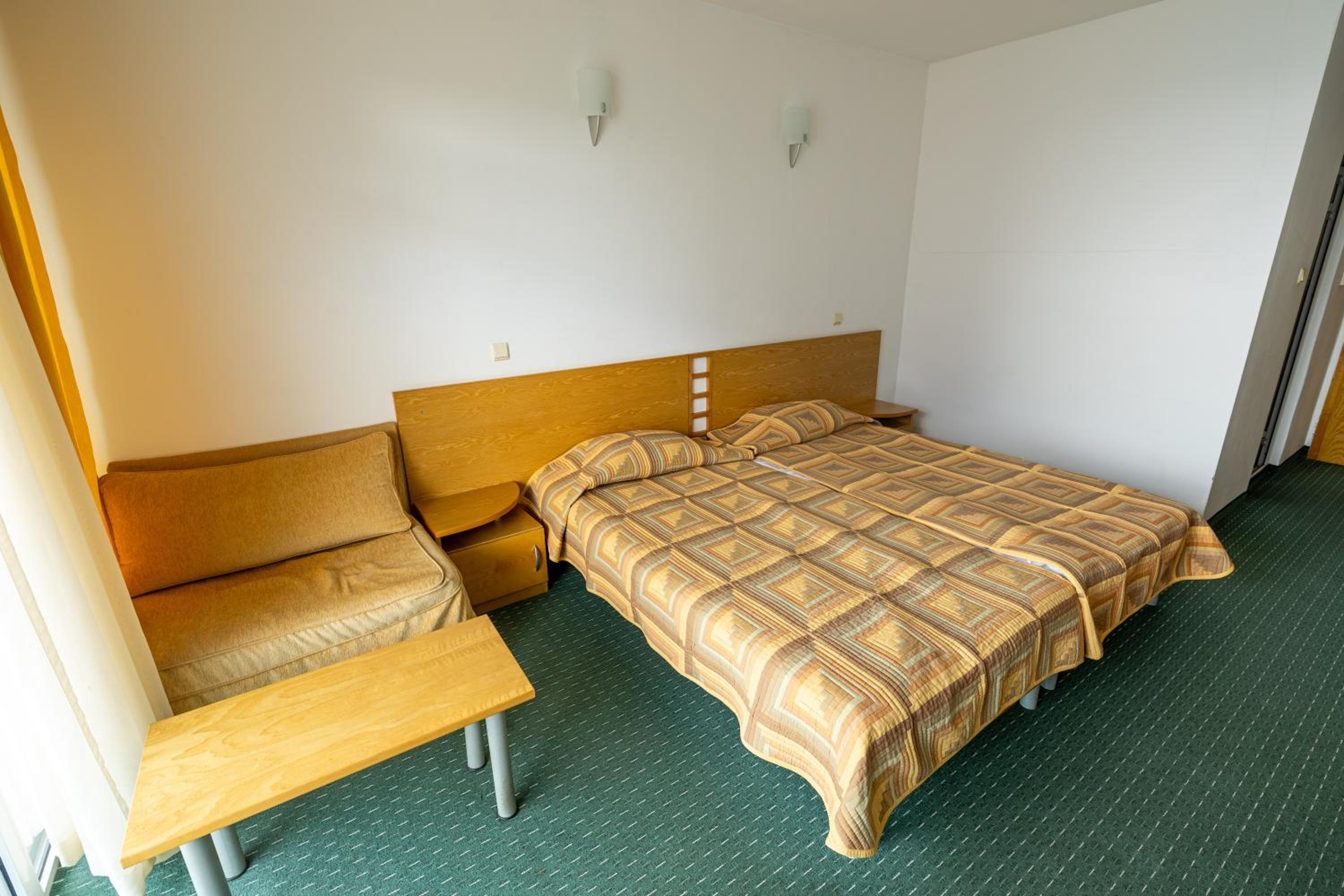 Superior Twin Room with Front Sea View