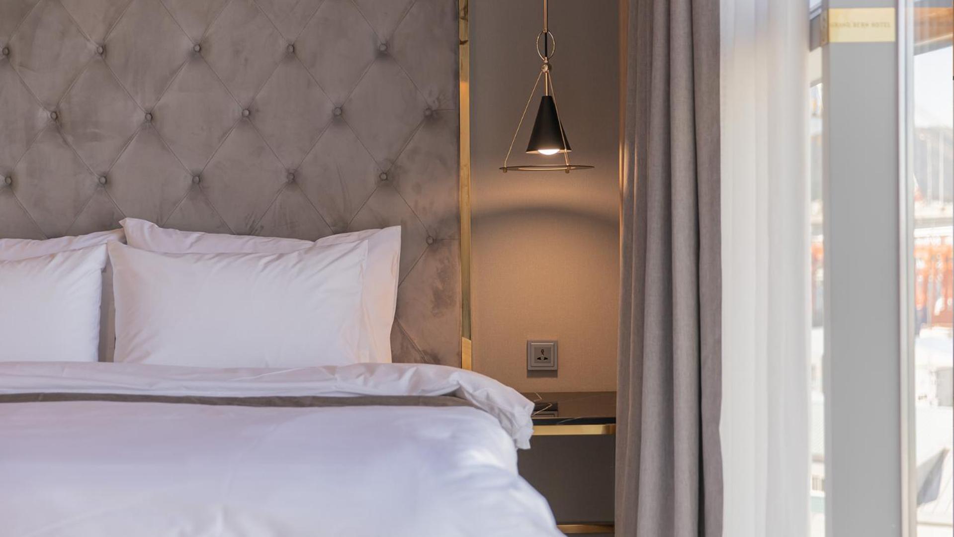 Suite Twin with Bridge View