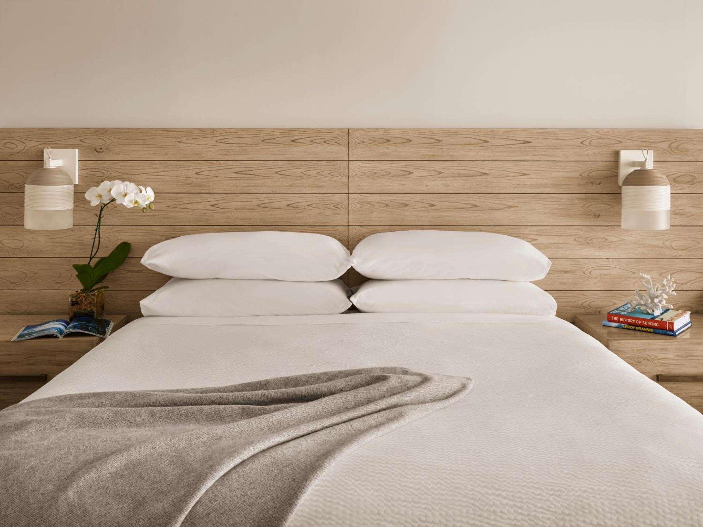 Diamond Head Ocean View King Room