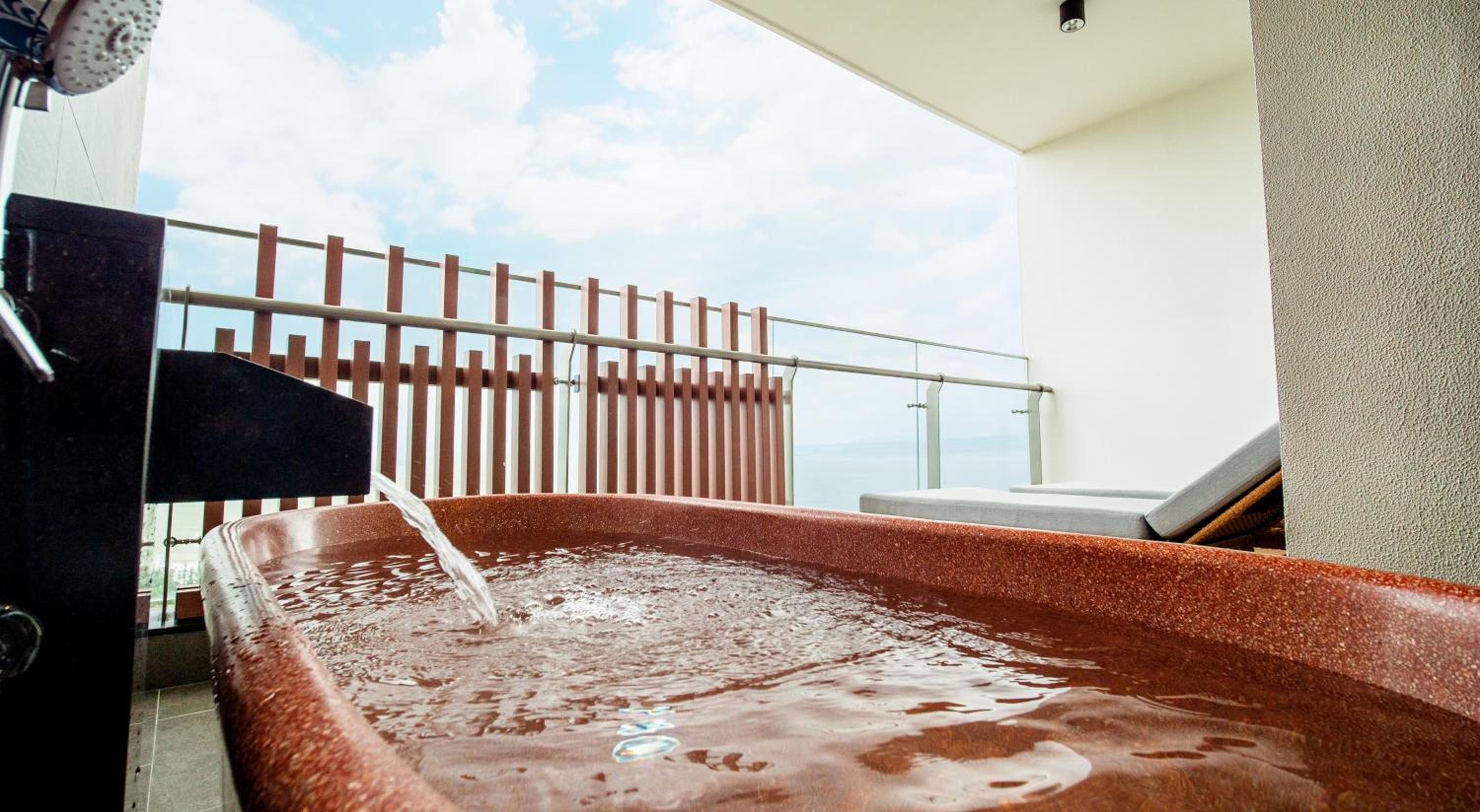 Special Offer - Deluxe Double Room with Ocean View