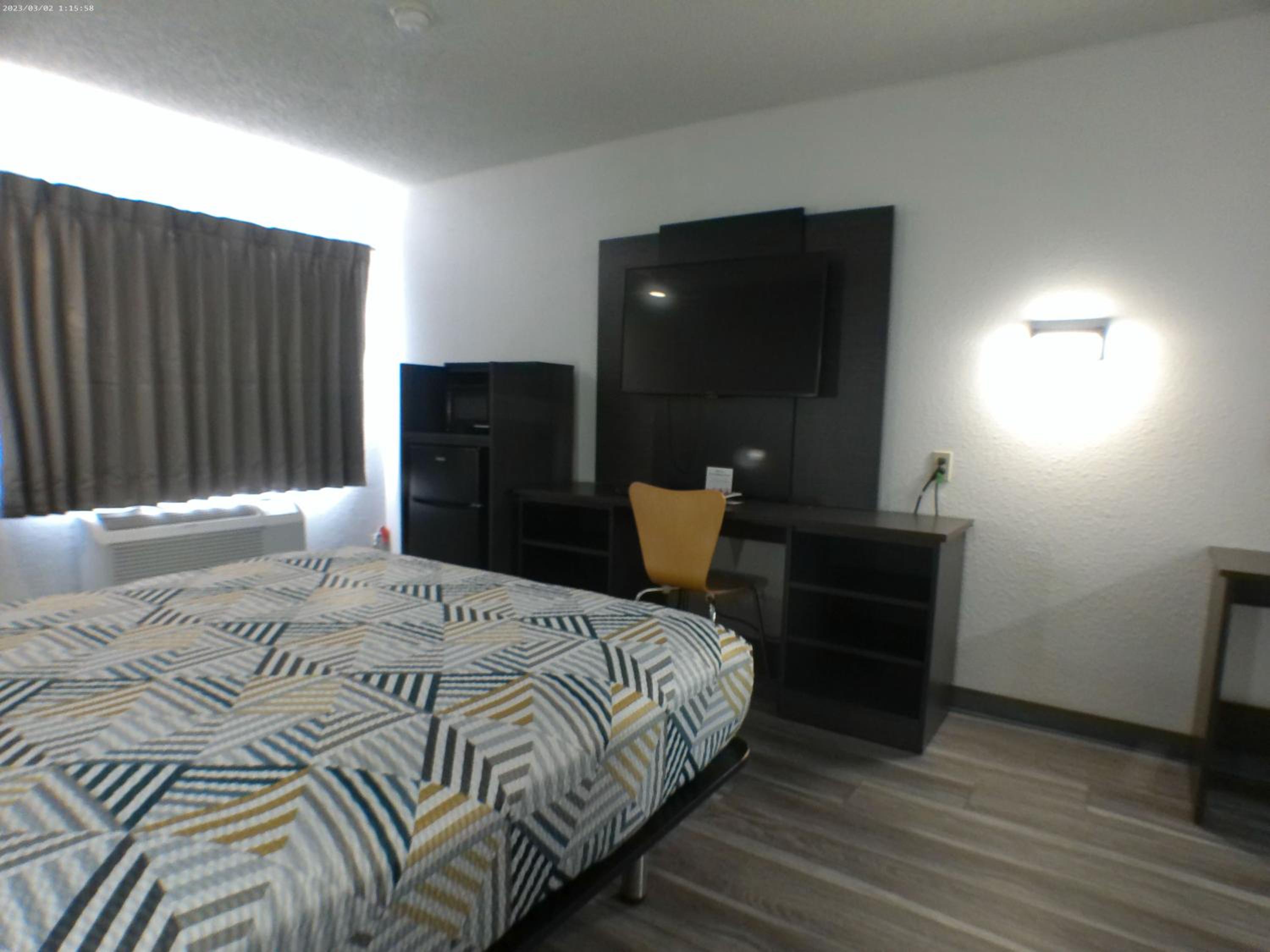 Queen Room - Disability Access - Non-Smoking