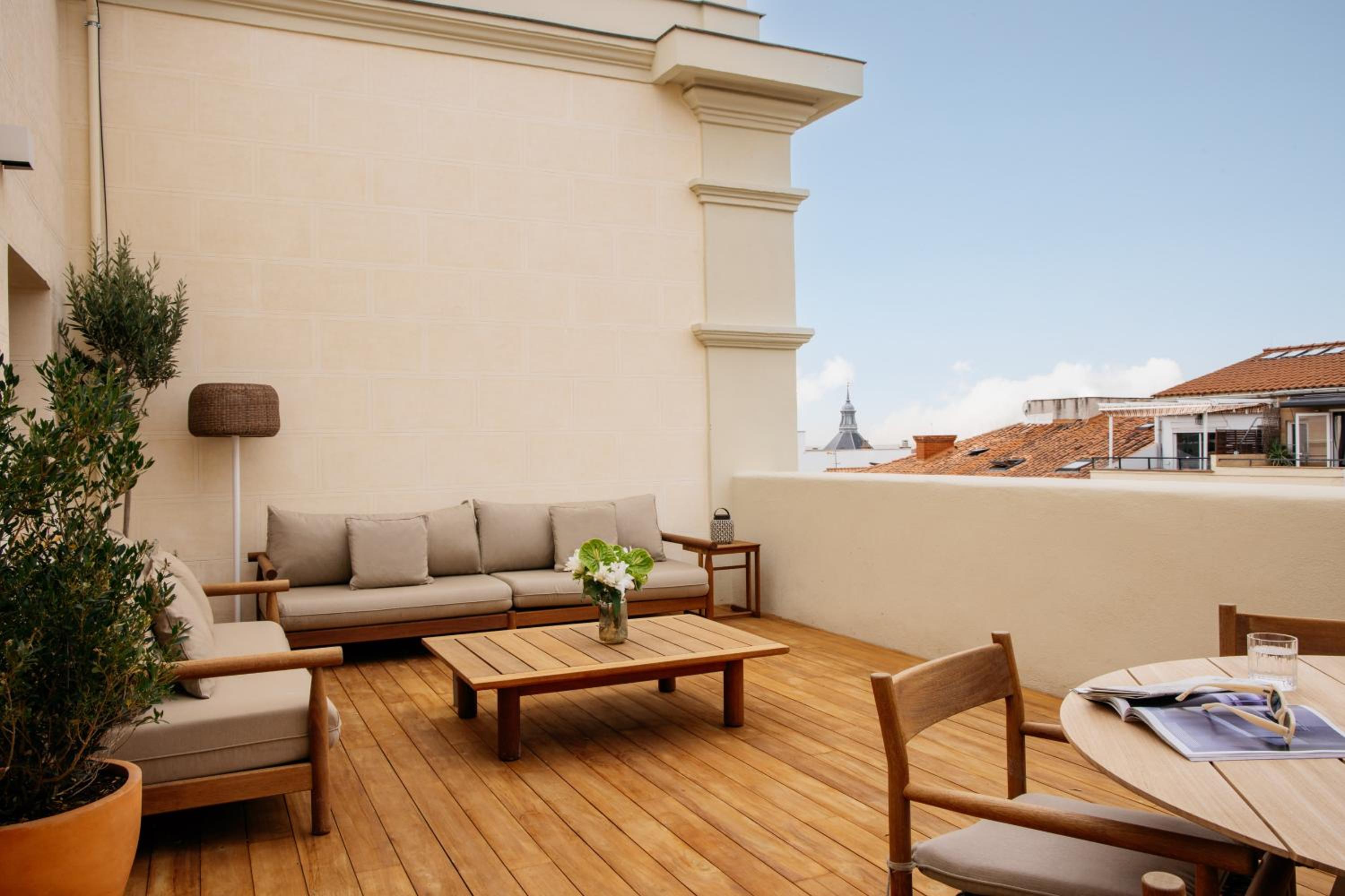 The Artist Junior Suite with Terrace and Roof Views