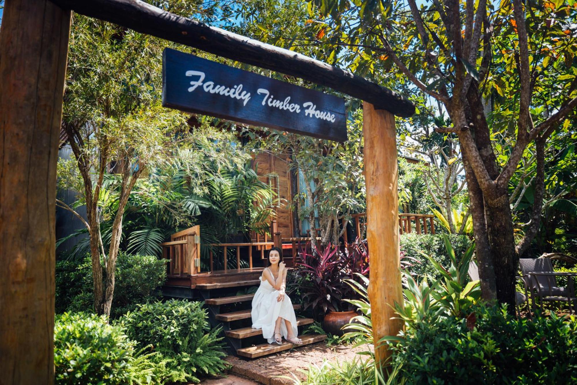 Family Room With Garden View