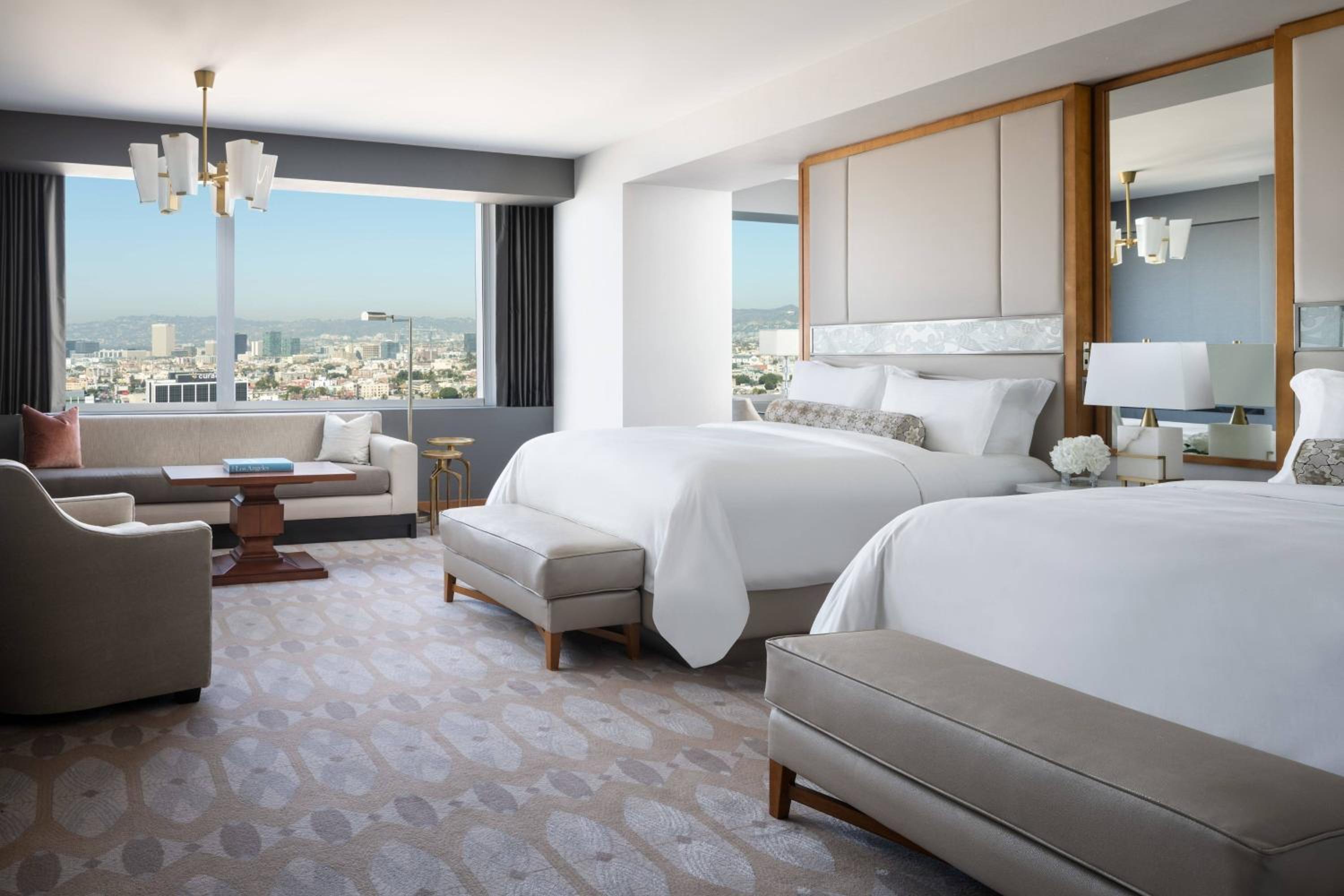Junior Suite, 2 Queen, City View, Club Lounge Access