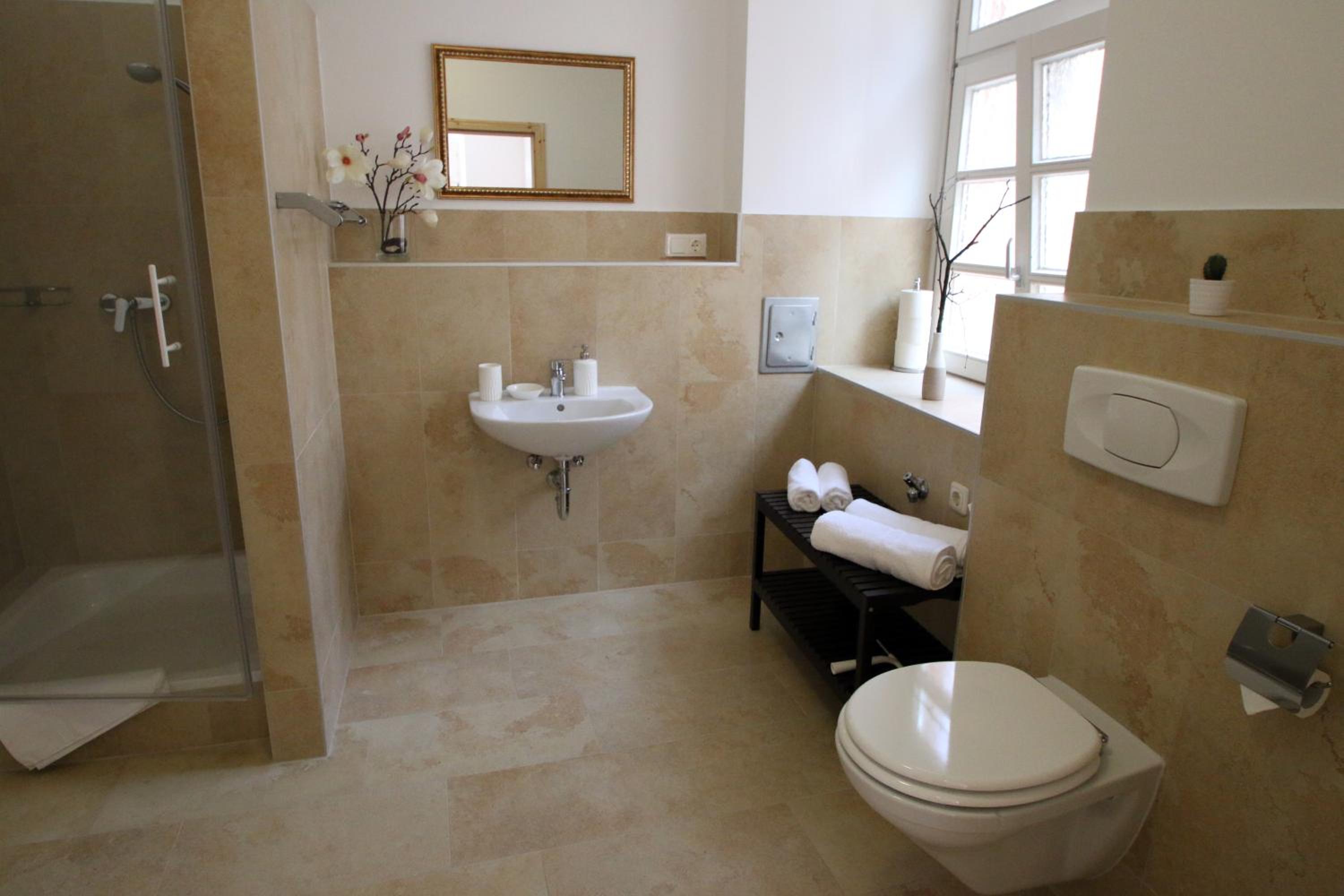 Studio Apartment with Kingsize Bed (annex) 1.OG