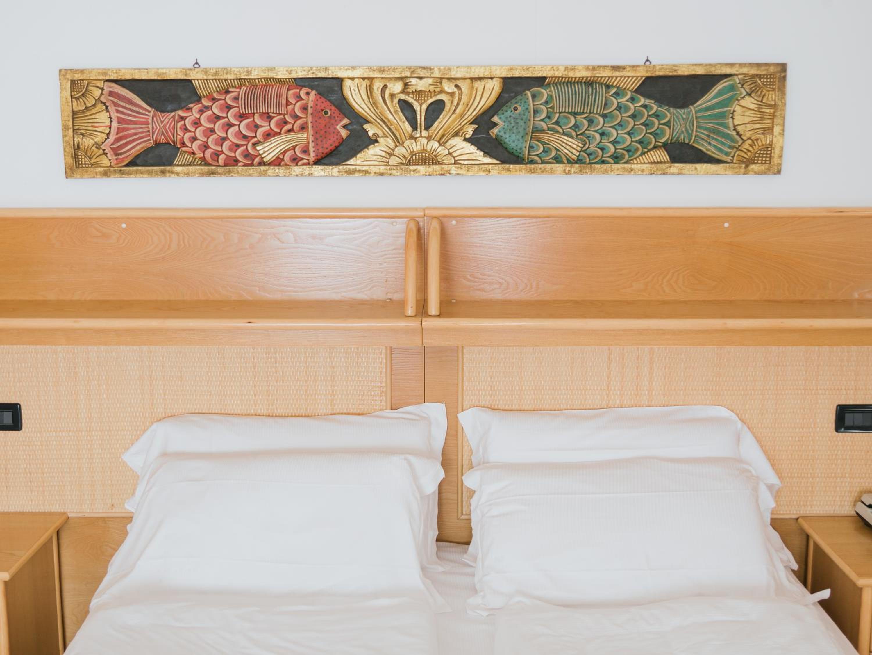 Deluxe Double Room with Side Sea View