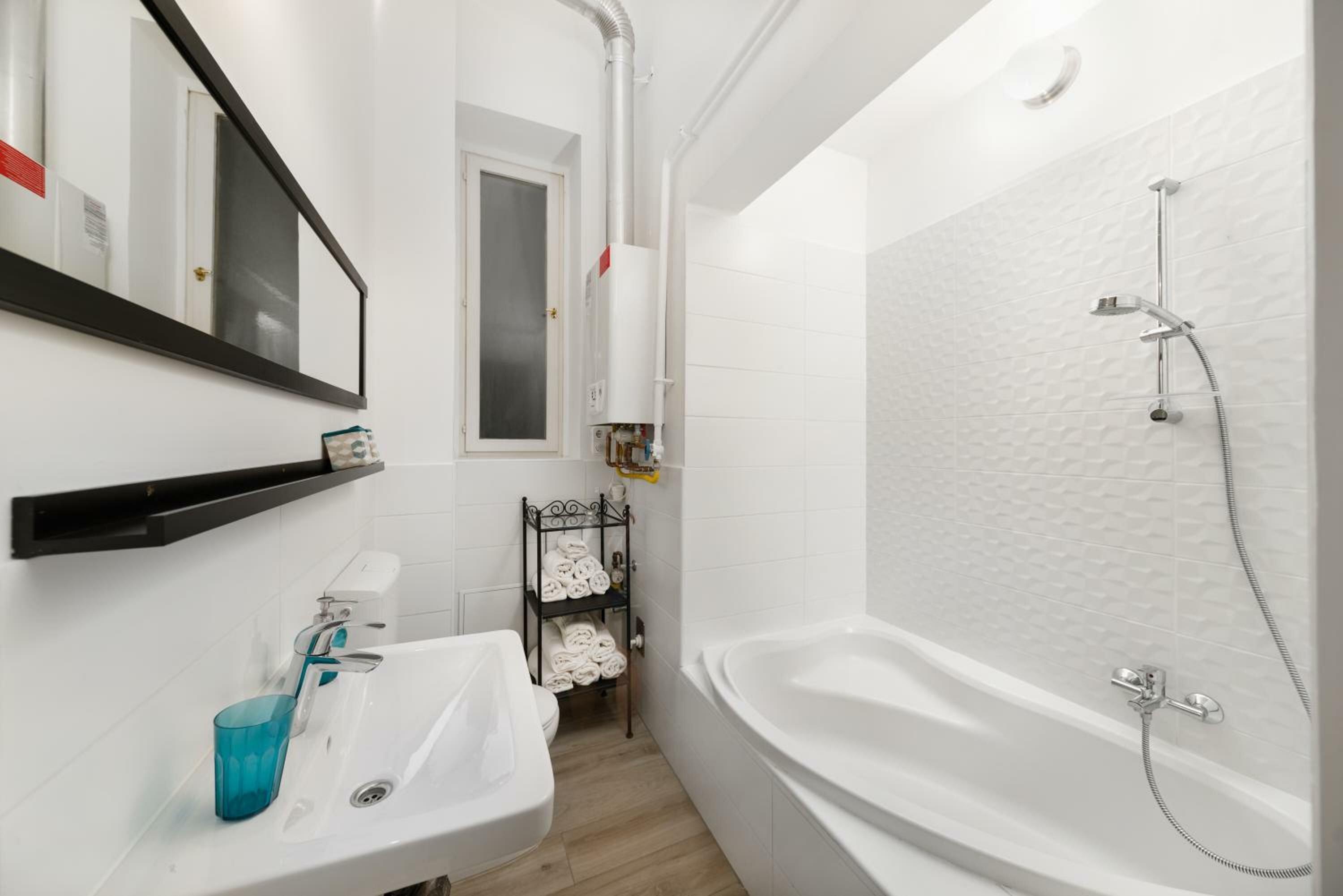 Deluxe Three-Bedroom Apartment