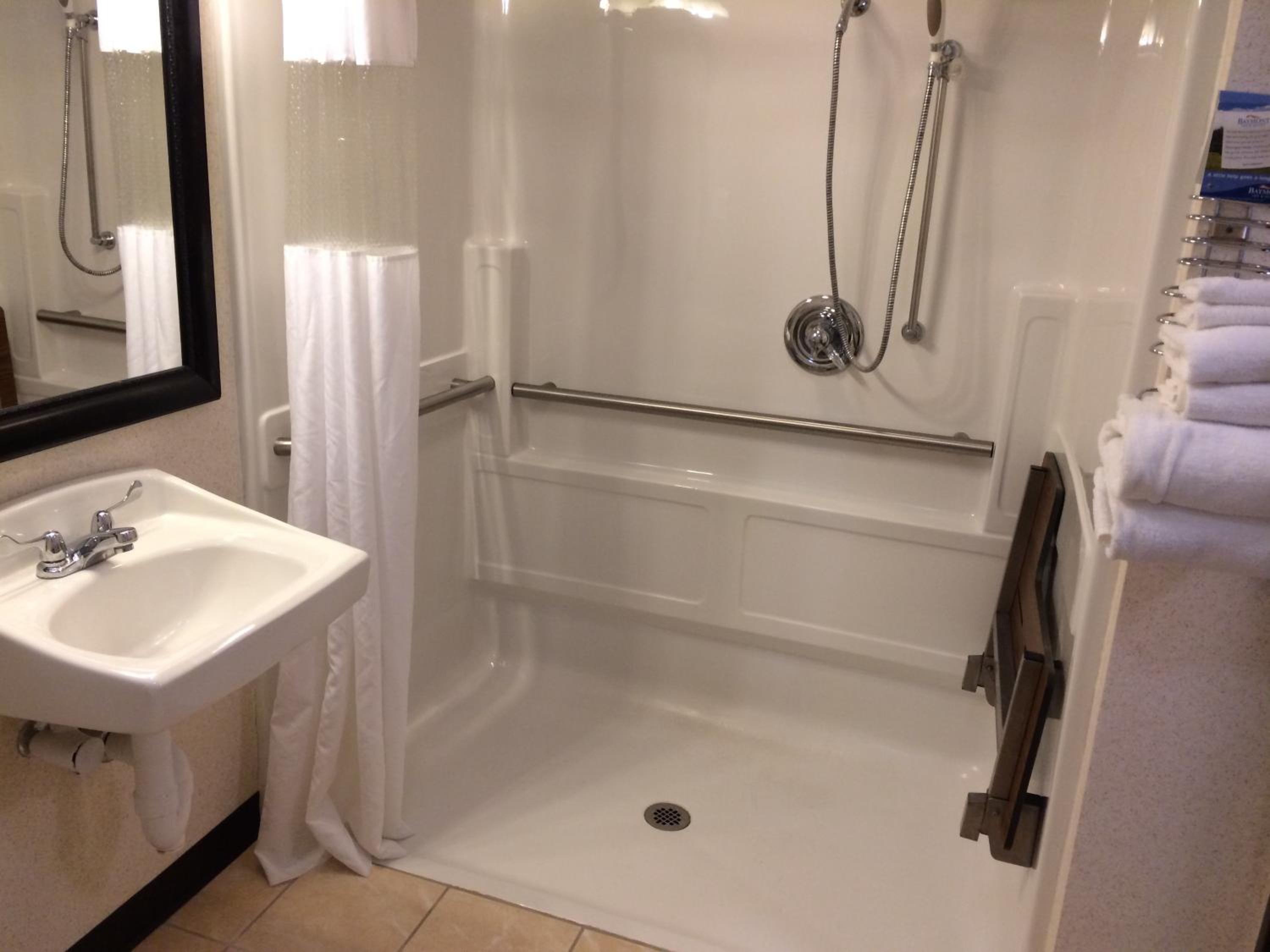 Queen Room - Mobility Access/Non-Smoking