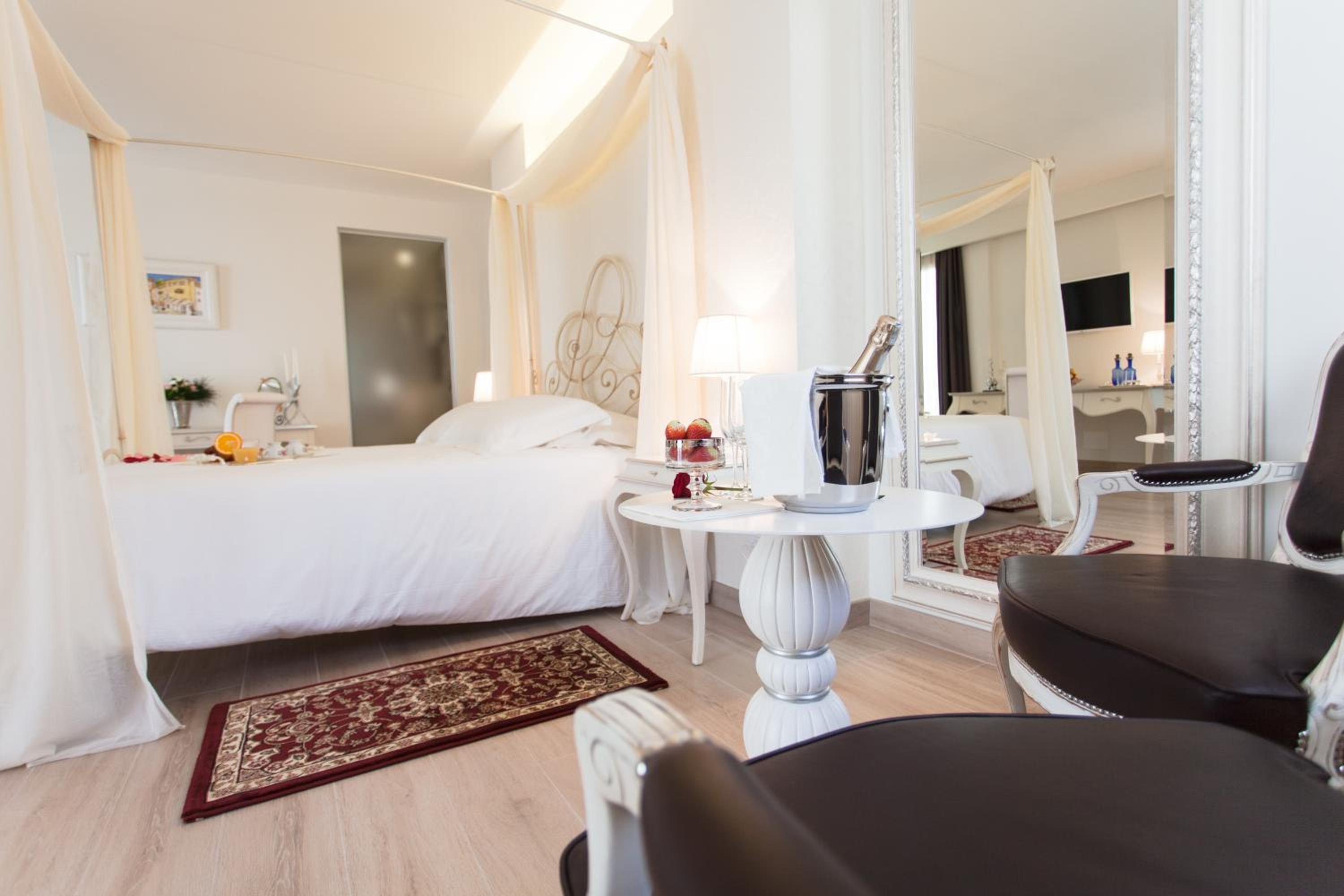Deluxe Suite (2 Adults)