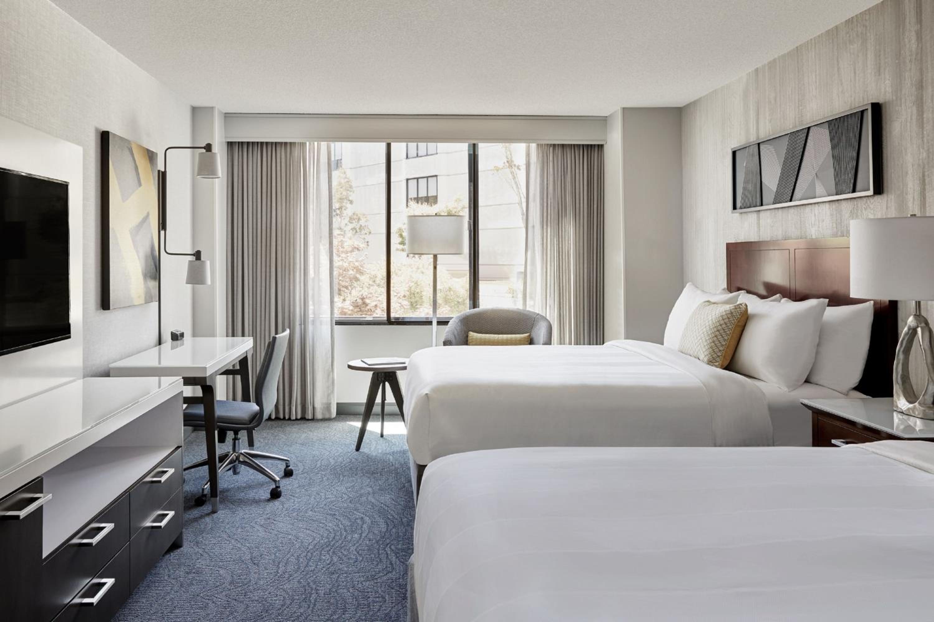 Queen Room with Two Queen Beds and Courtyard View