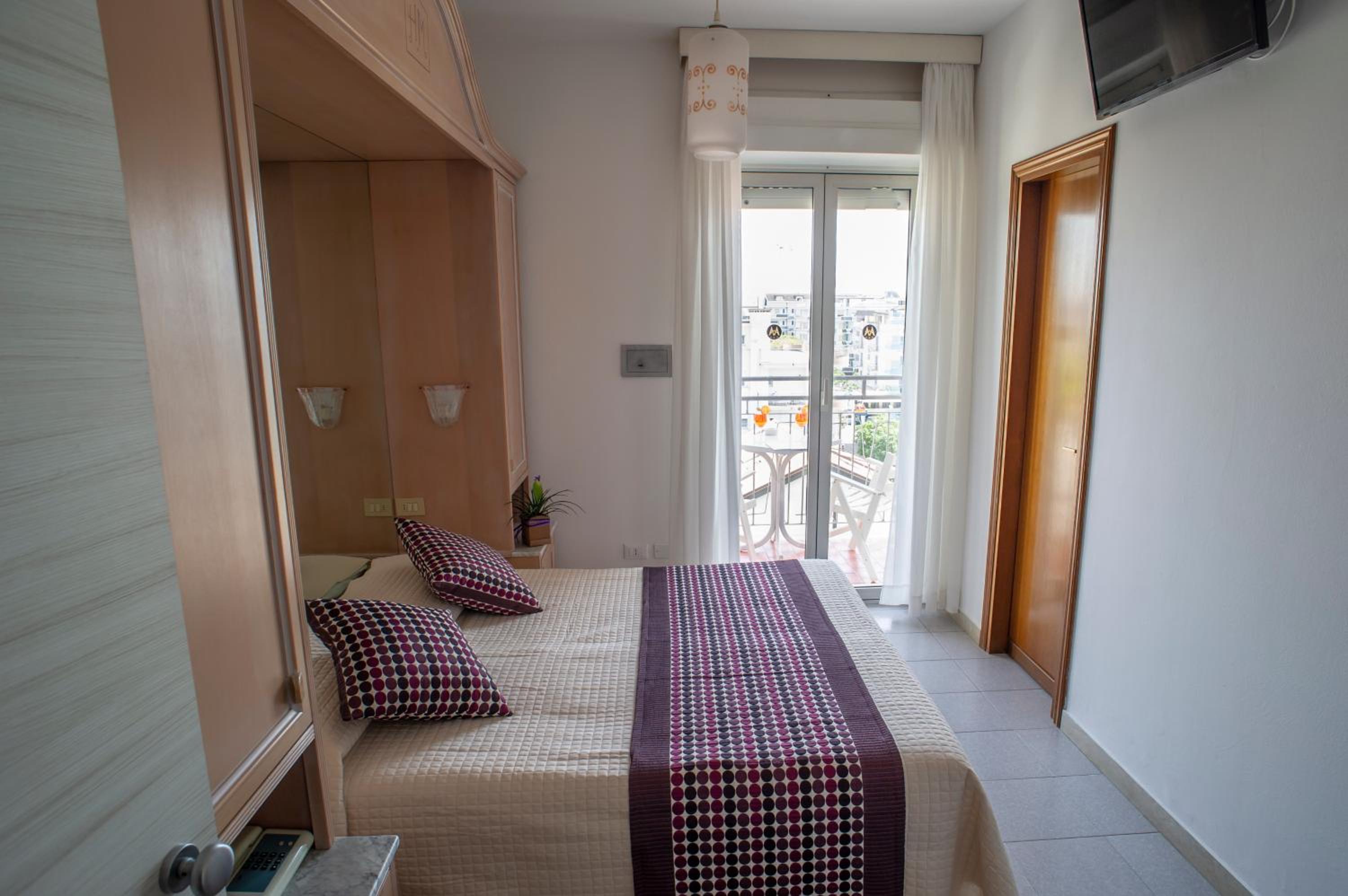Economy Double or Twin Room with Balcony and Partial Sea View