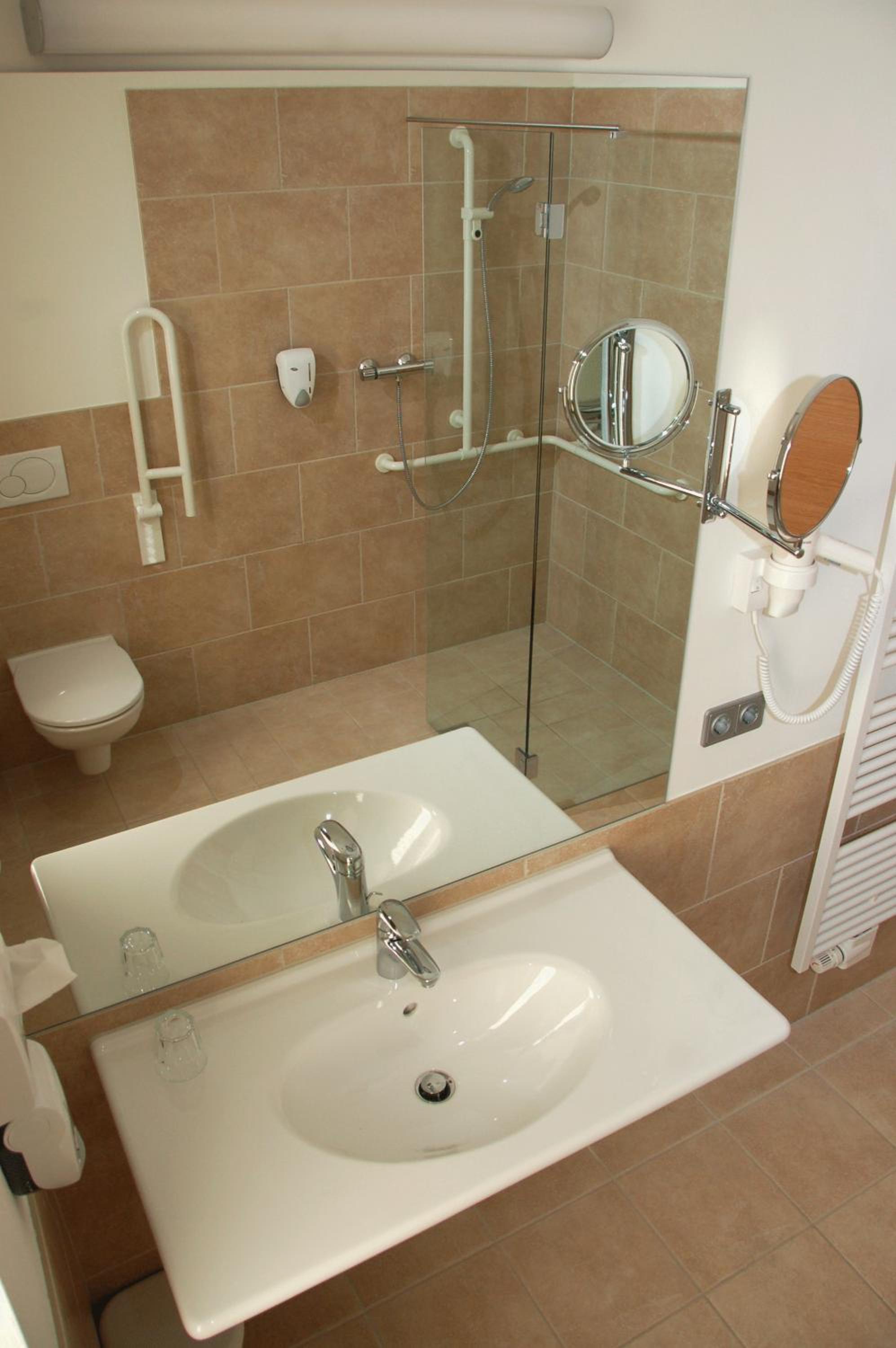 Double or Twin Room - Disability Access