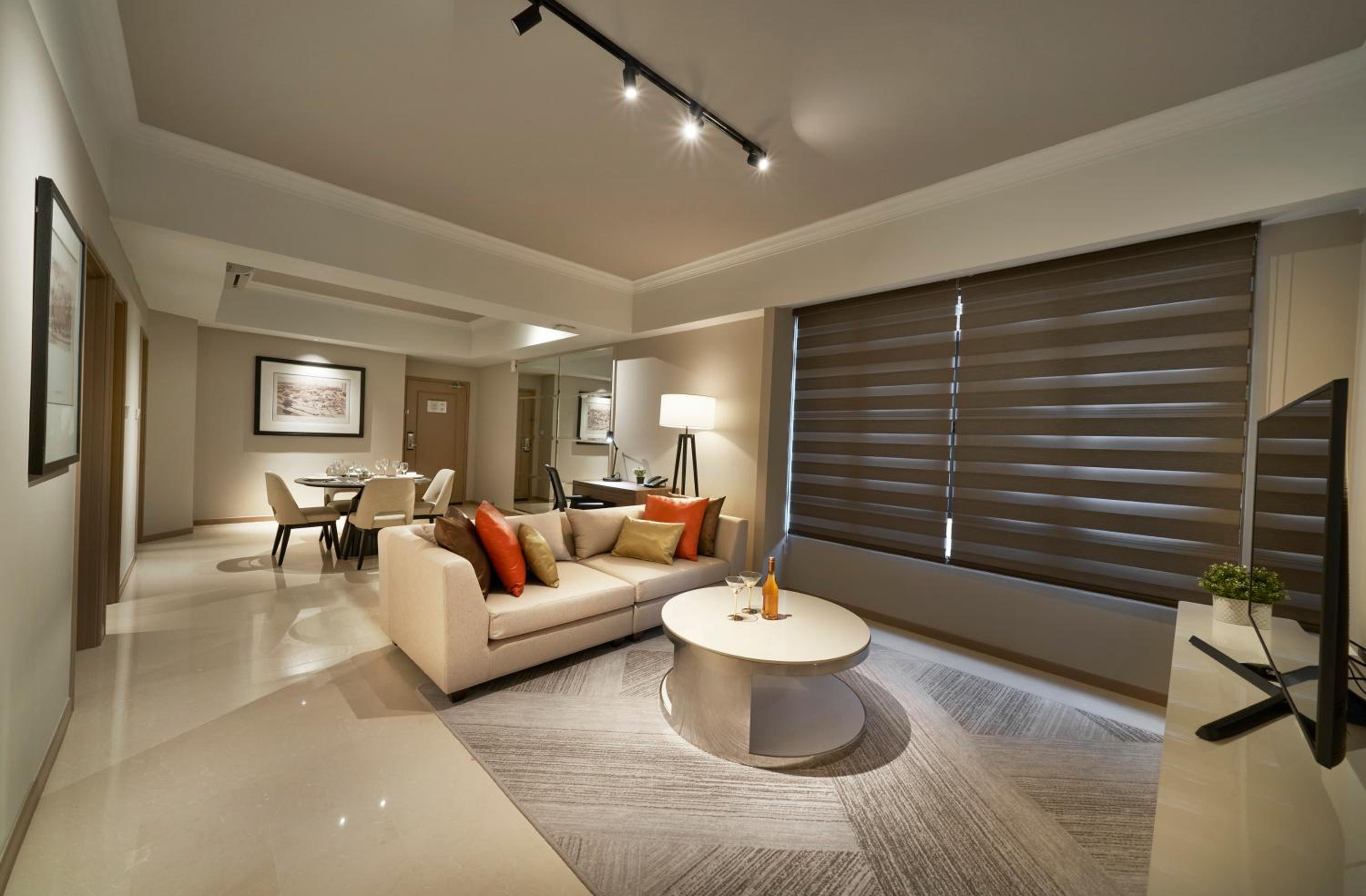 Deluxe Three-Bedroom Apartment