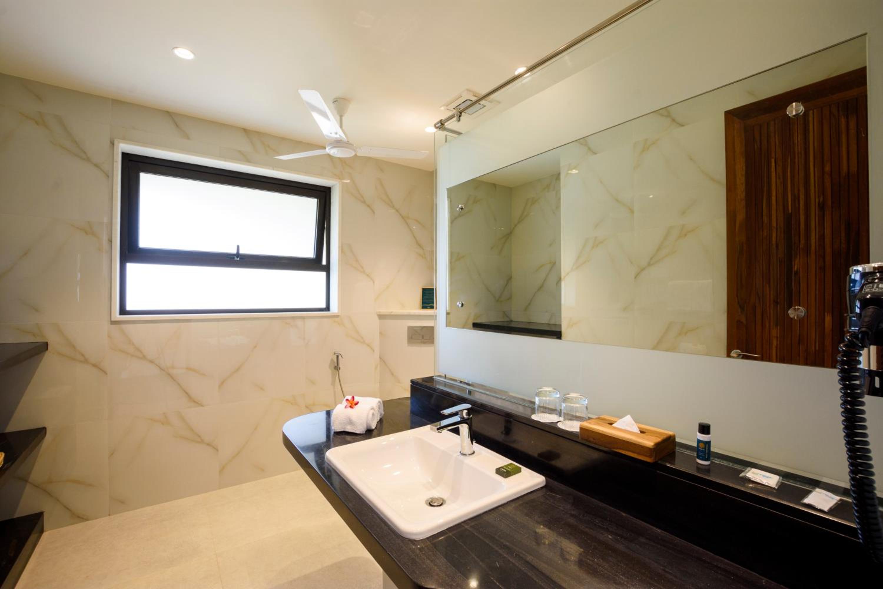 Superior Double Room with Pool View