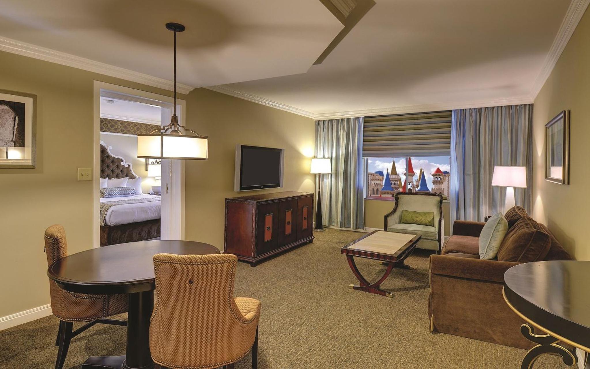 Newly Renovated Resort Luxury Suite