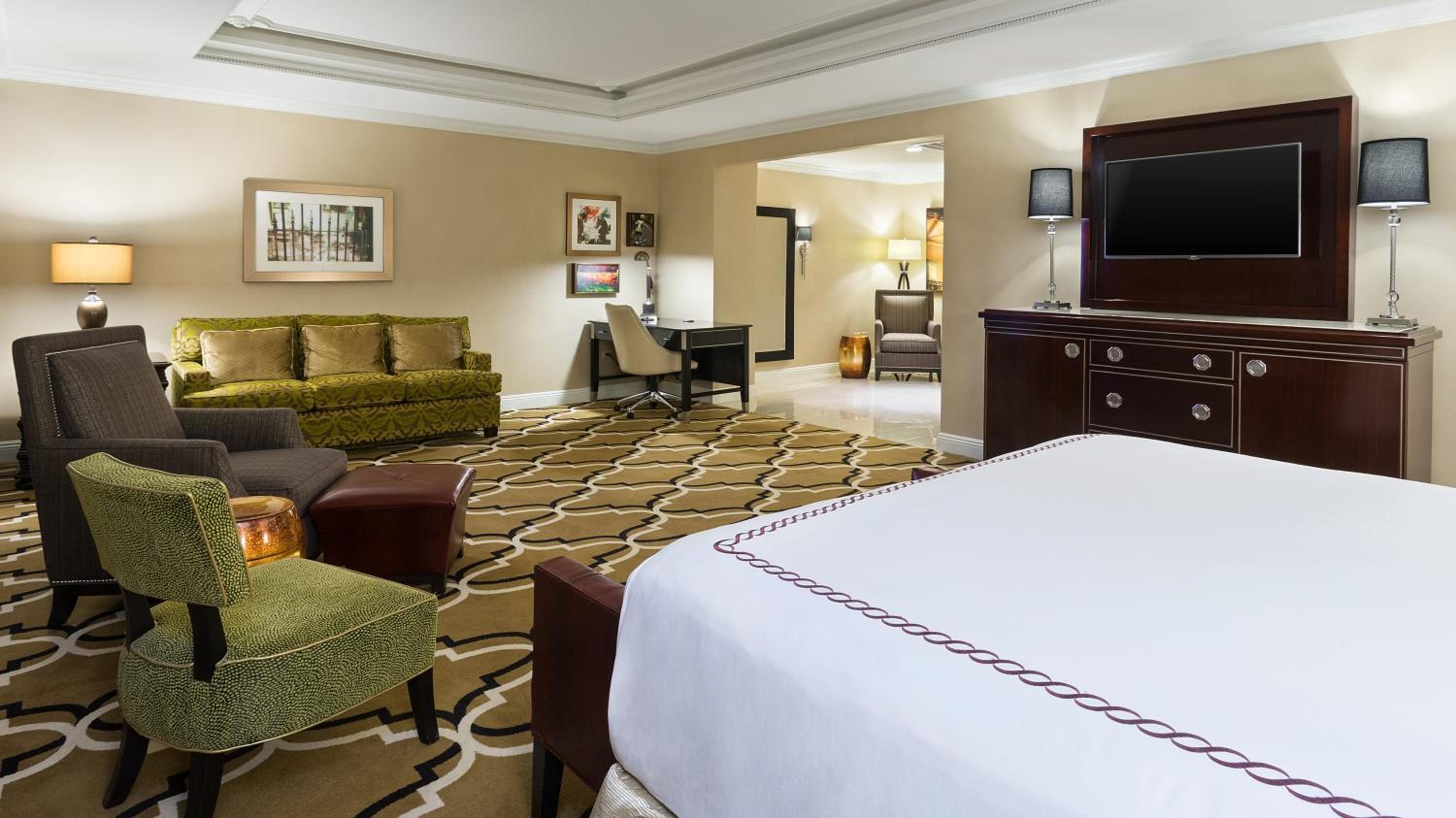 One-Bedroom Suite with Balcony