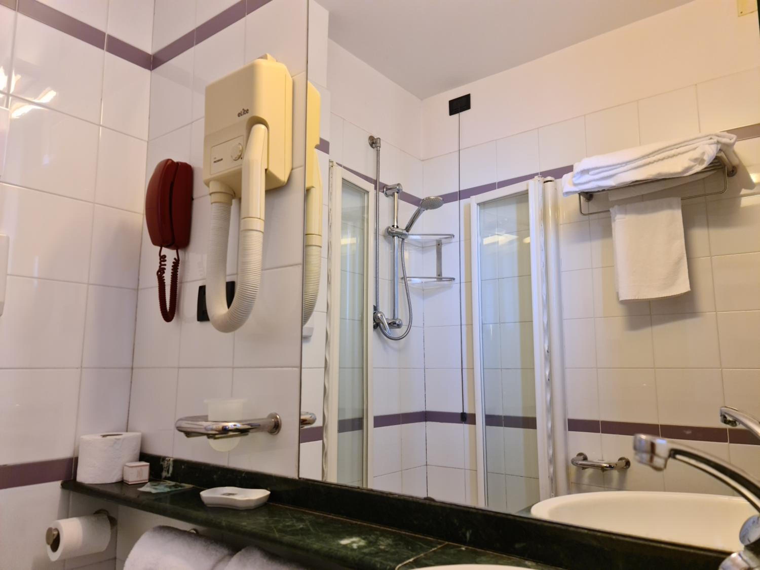 Double or Twin Room with Balcony and Sea View