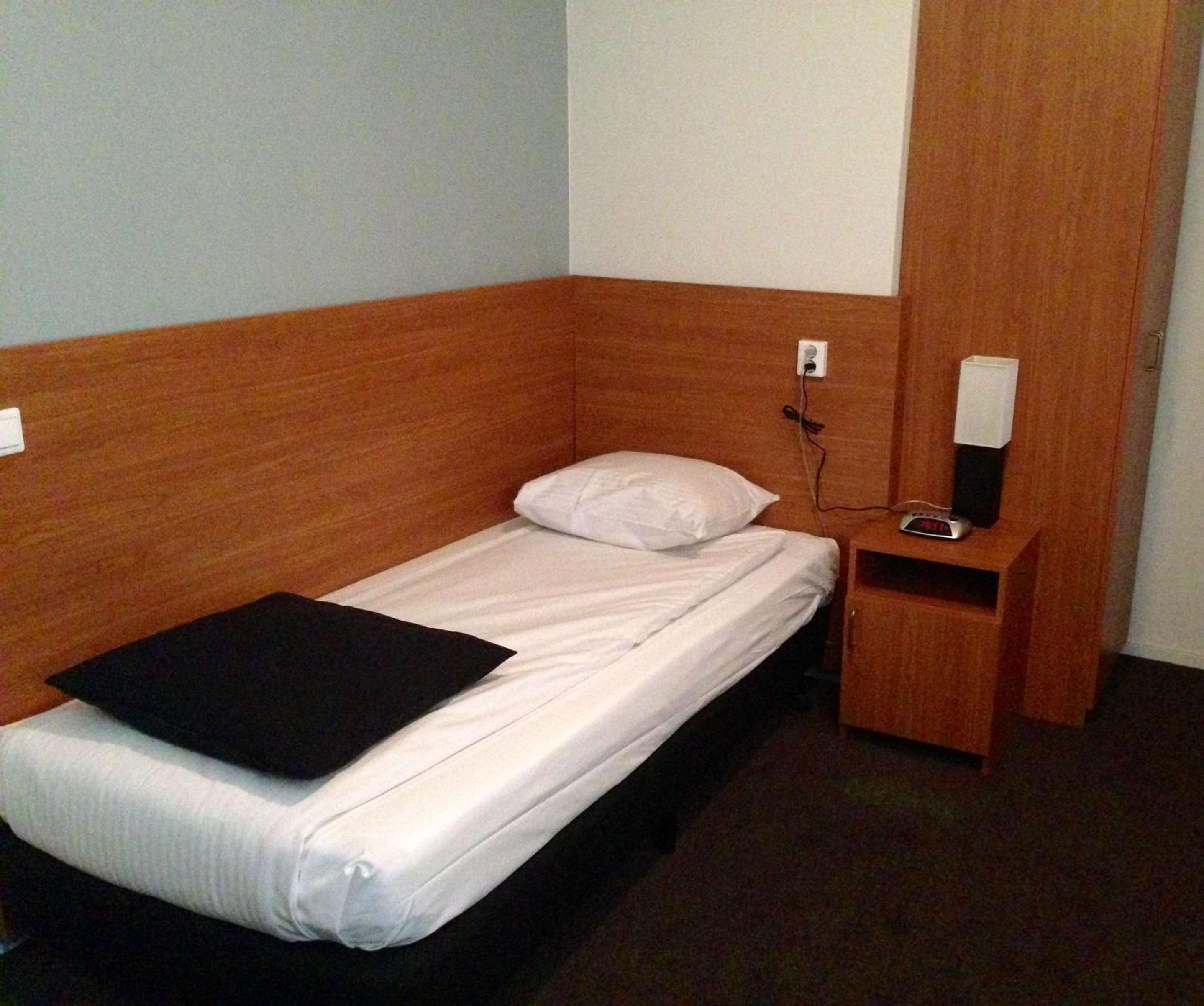 Single Room with Single Bed - Non-Smoking