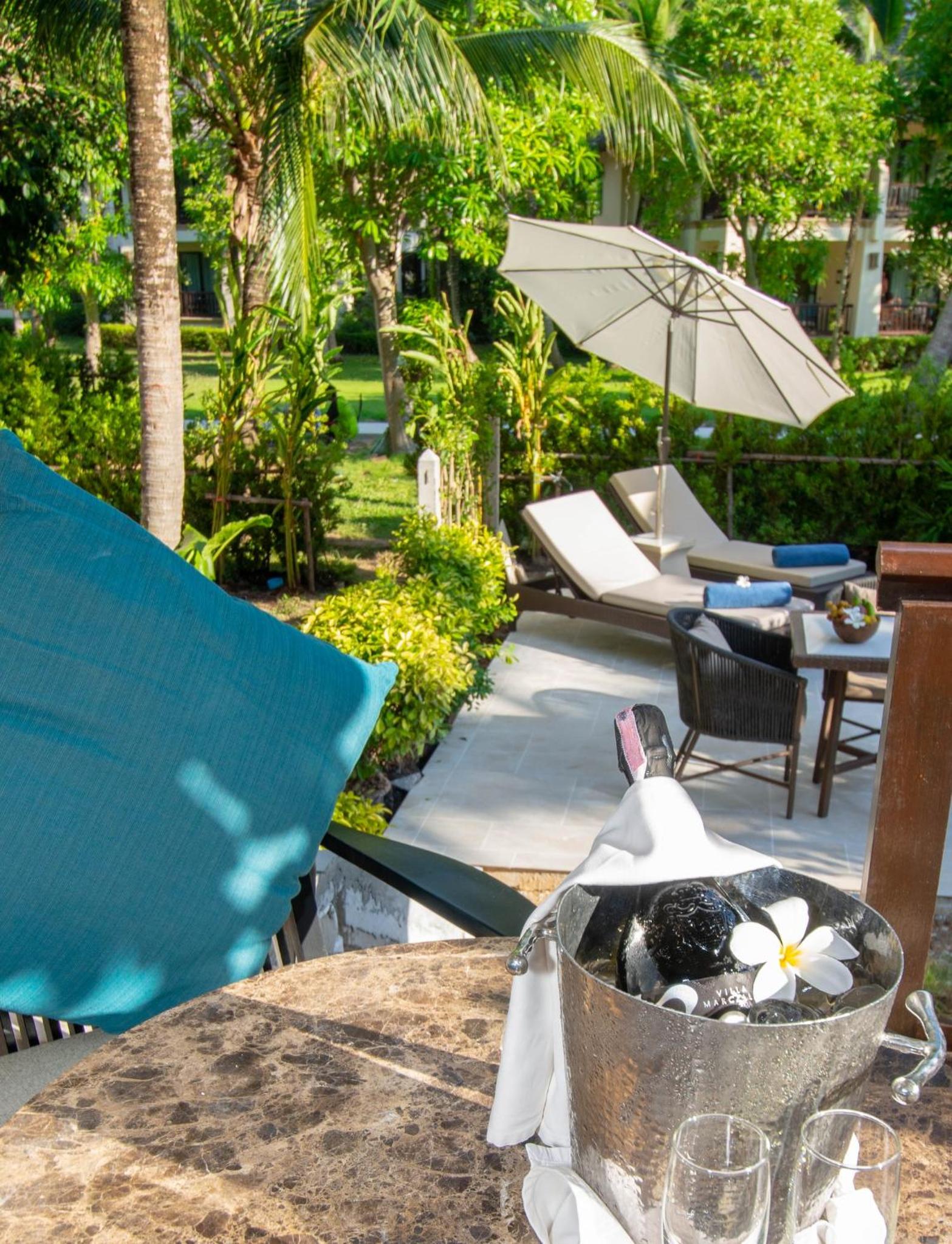 Deluxe Garden Pavilion King Room (Lower Floor) - Free Airport Shuttle