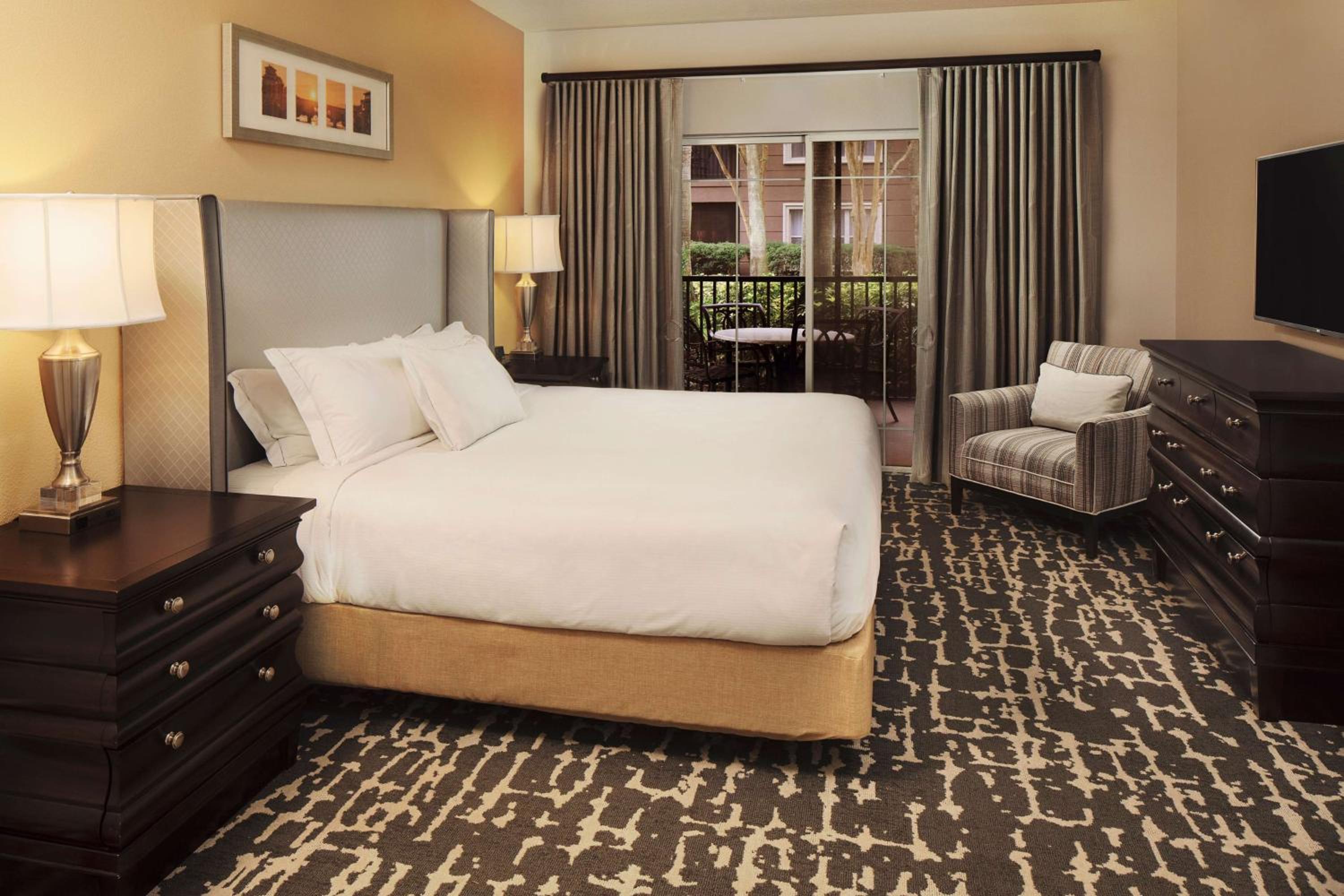 Two Bedroom Suite with sofabed & balcony