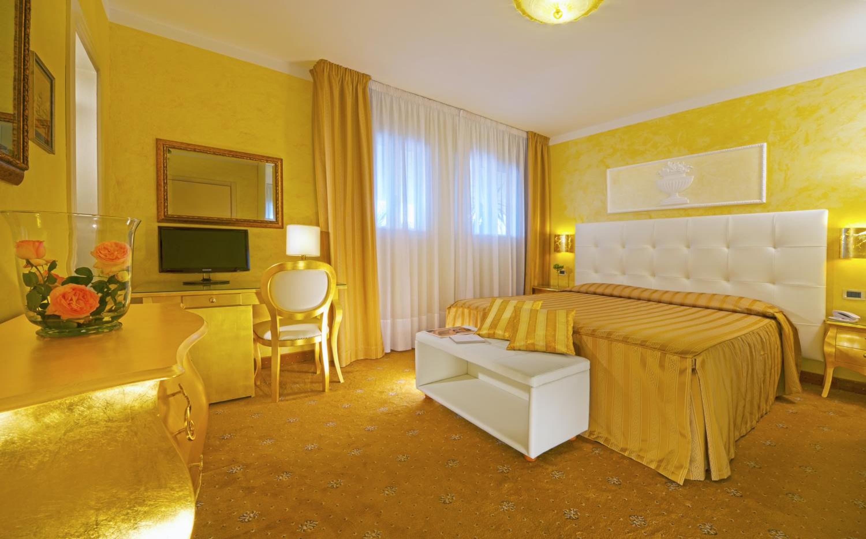 Deluxe Double or Twin Room
