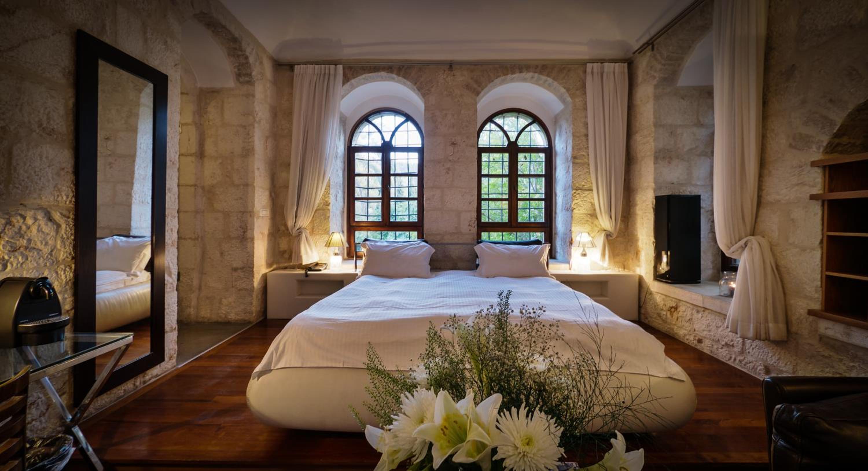 Luxury Suite with Bath