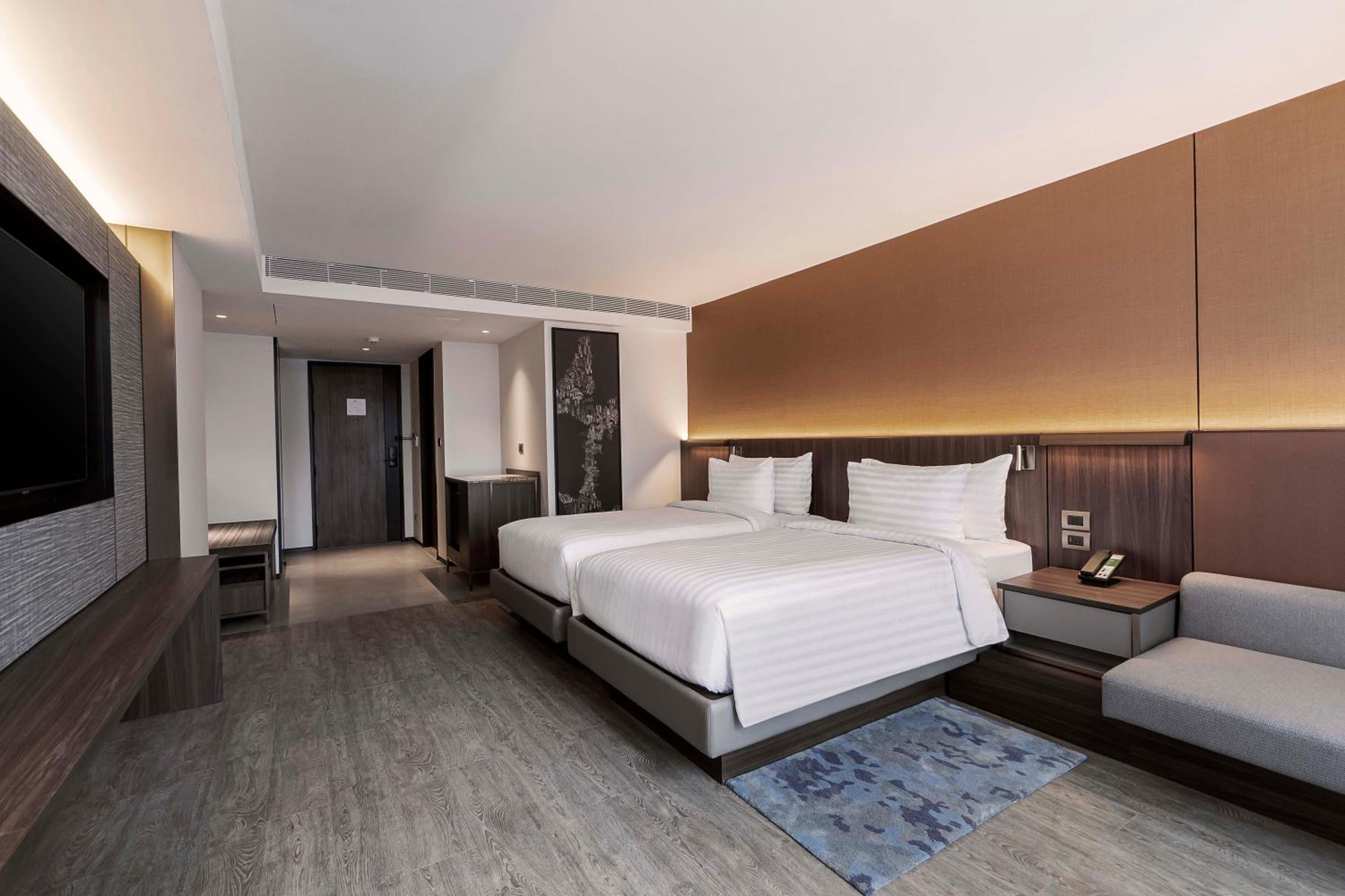 Deluxe Pool View Twin Room