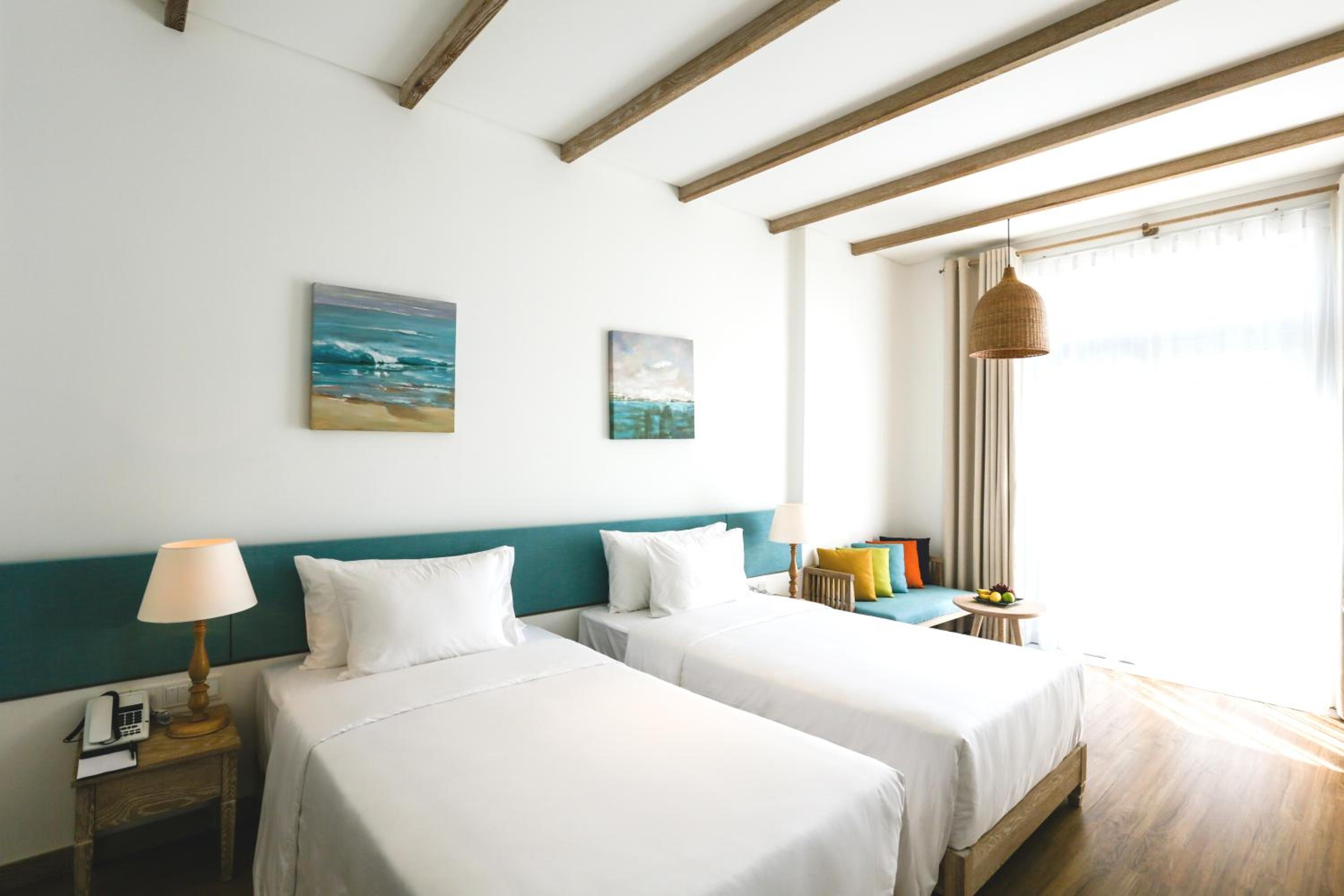 Deluxe Twin Room with Balcony and City View