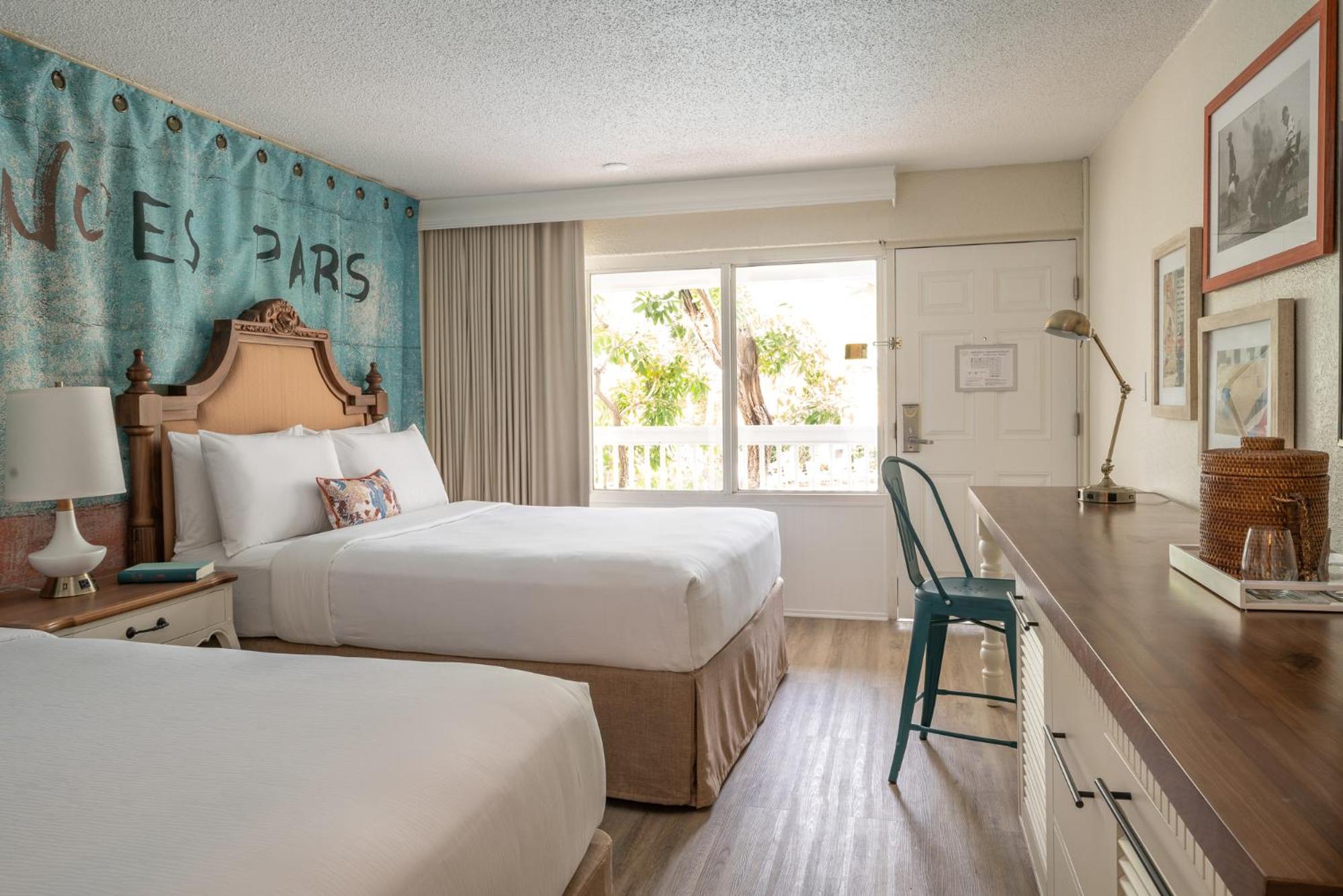 Lola Premium 2 Queens Patio