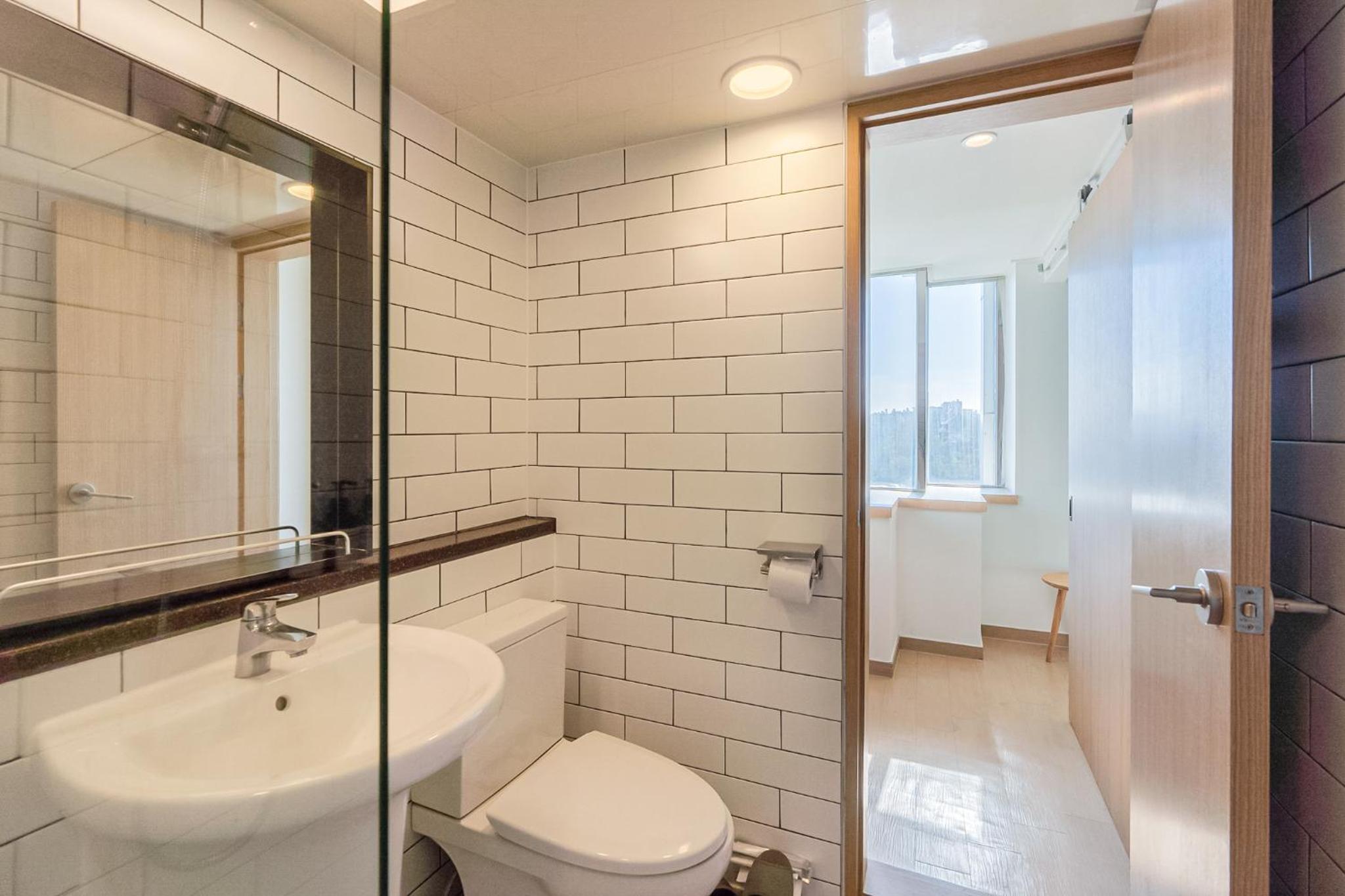 Deluxe Double Room with Side Sea View