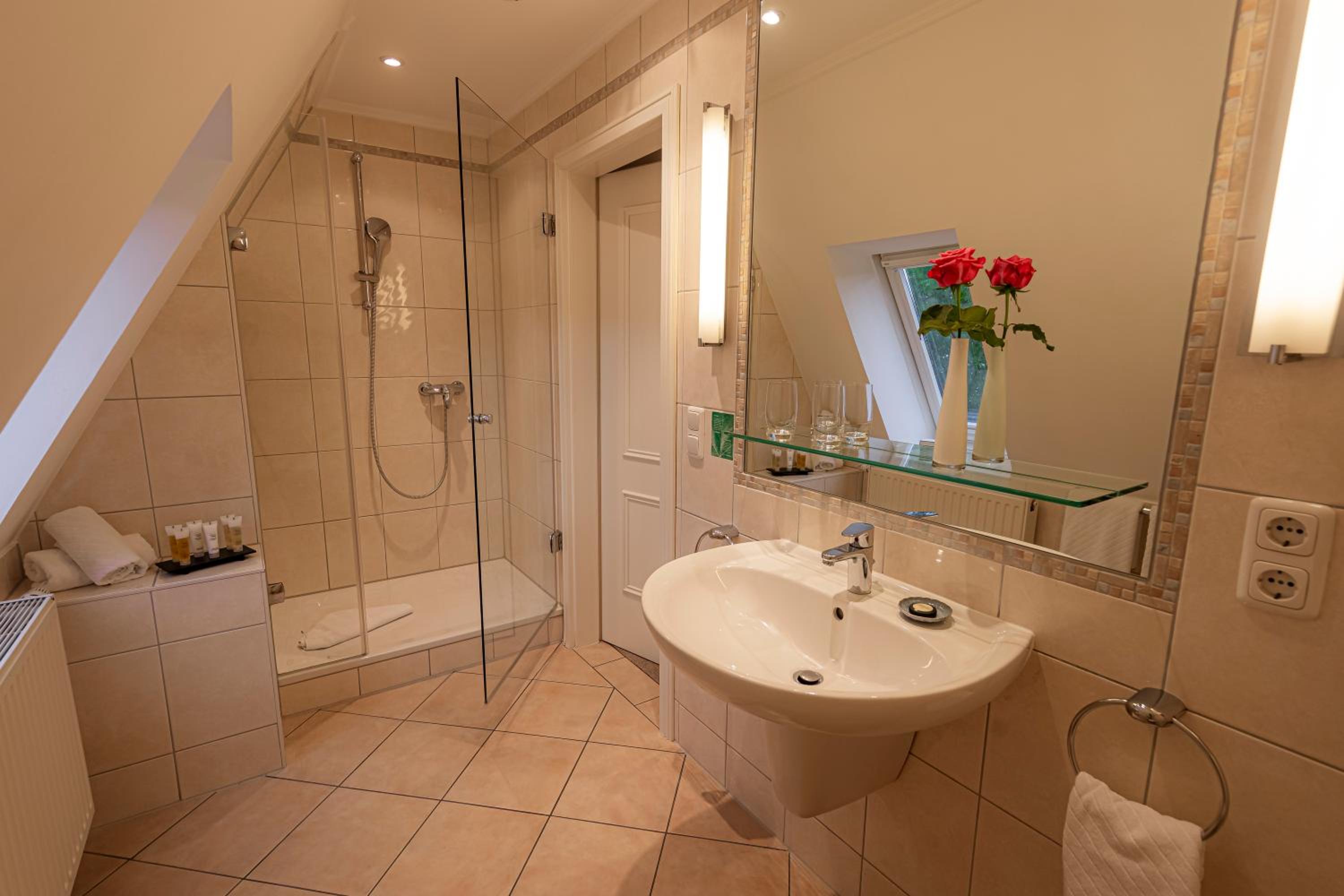 Standard Double Room with Balcony - 11