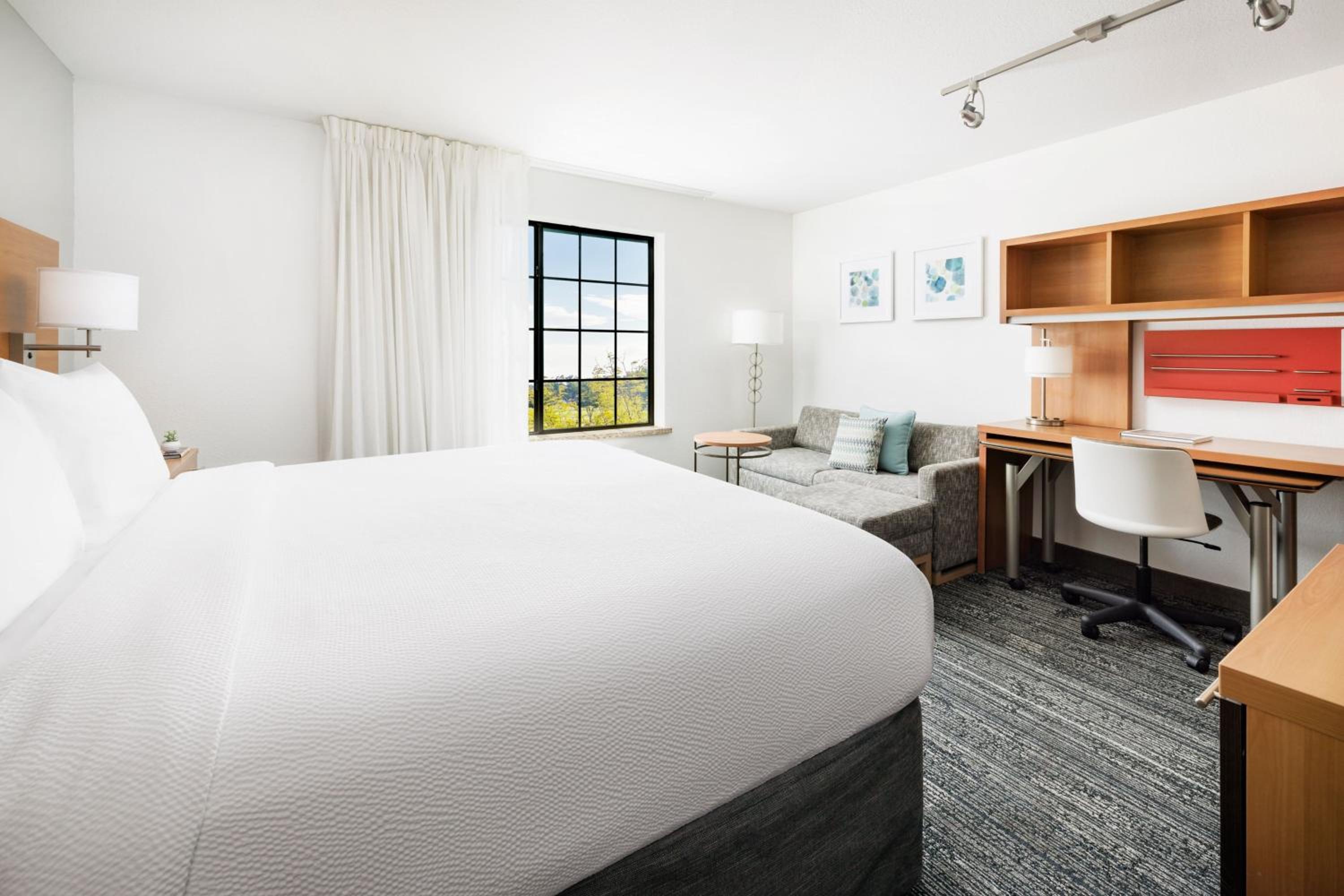 King Studio with Sofa Bed