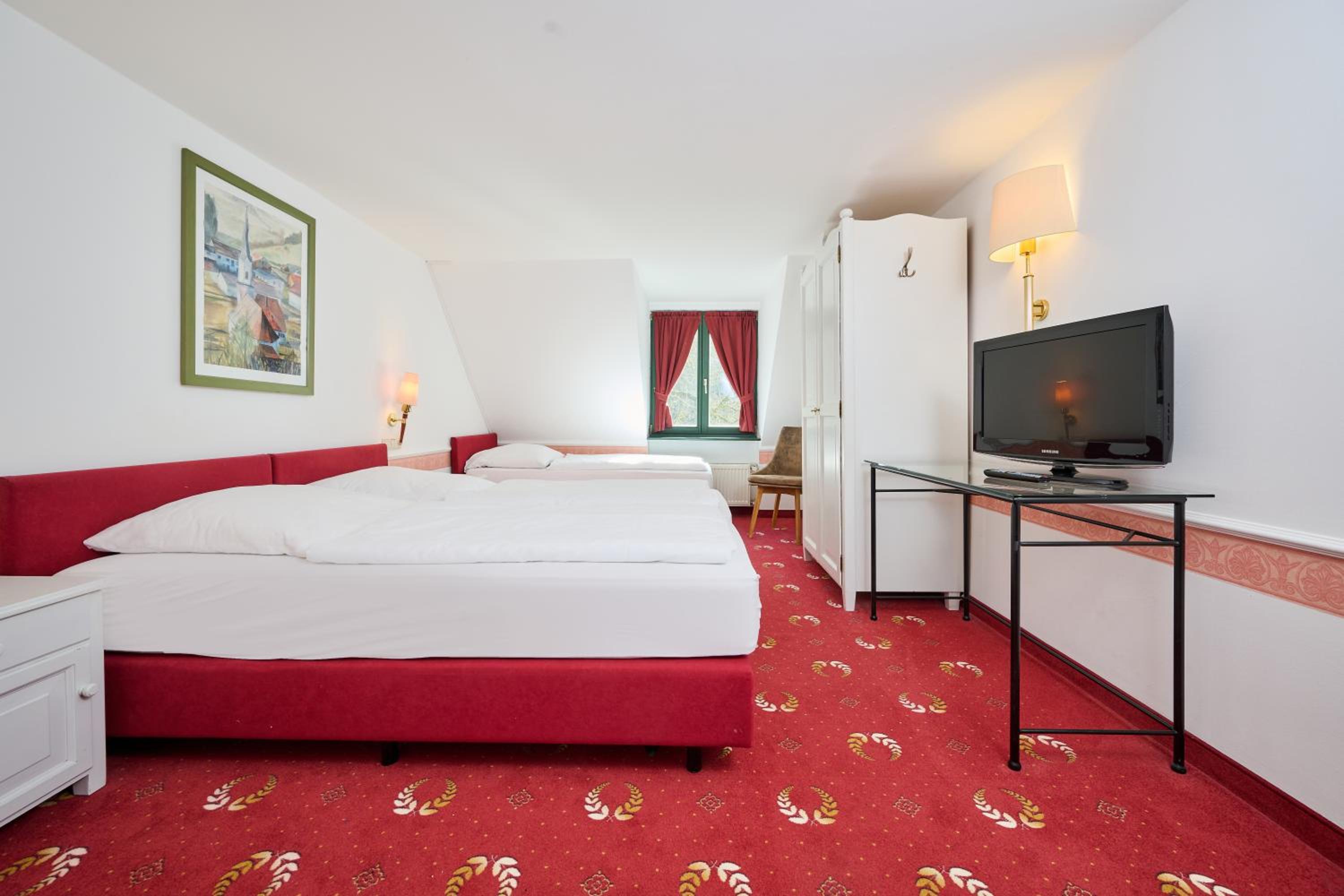 Triple Room with Private Bathroom
