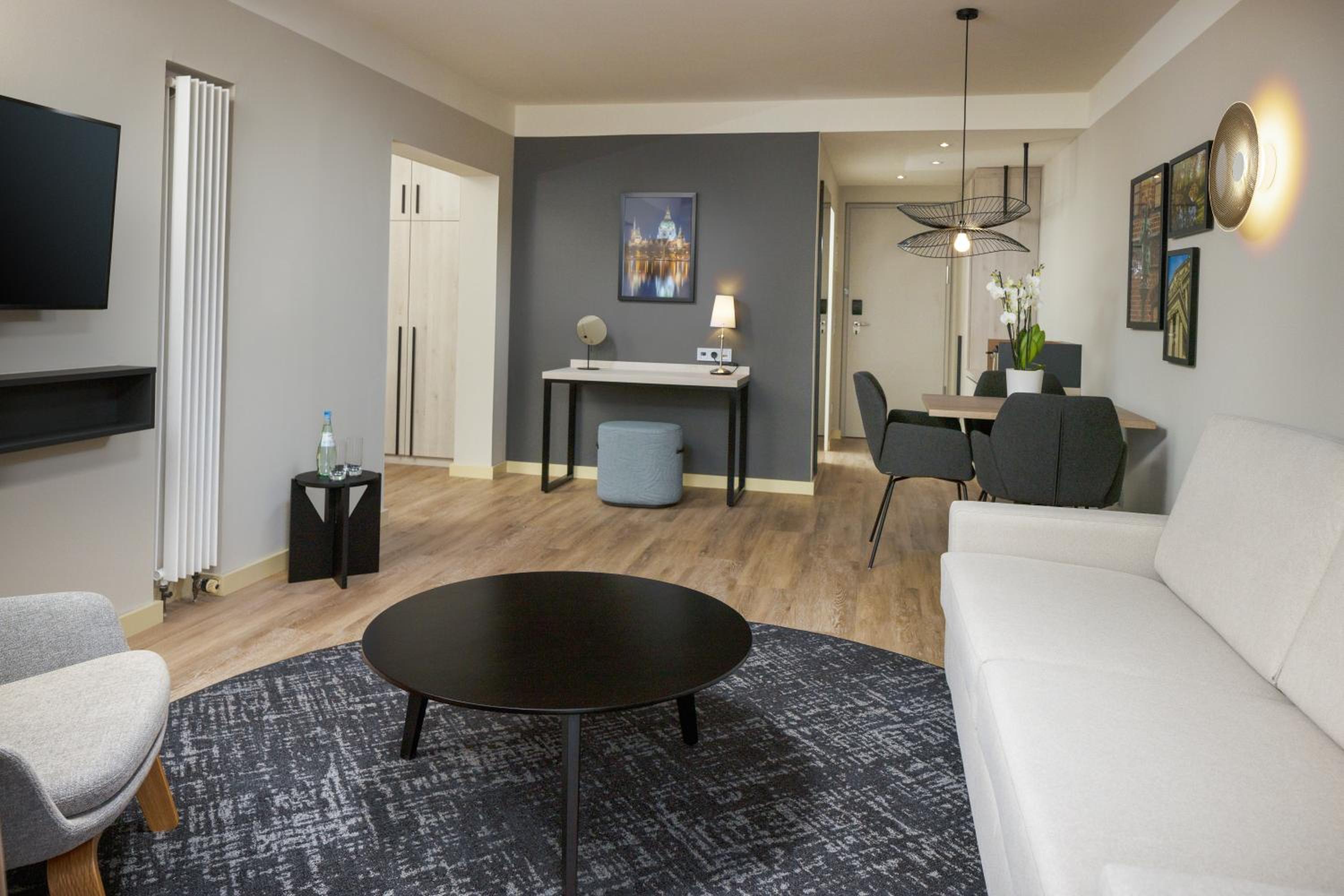 One-Bedroom King Suite