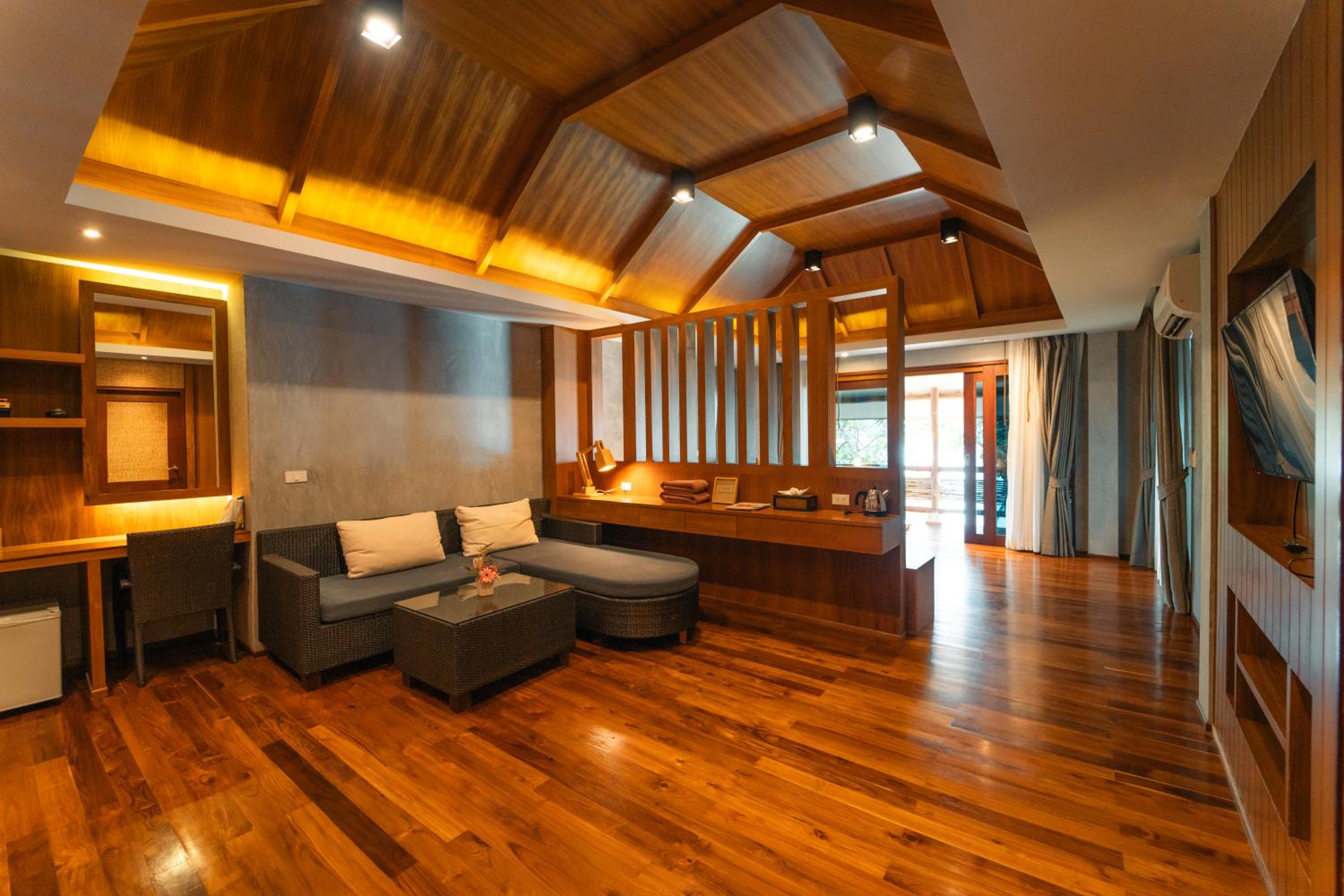 Deluxe Double Room with Balcony and Sea View