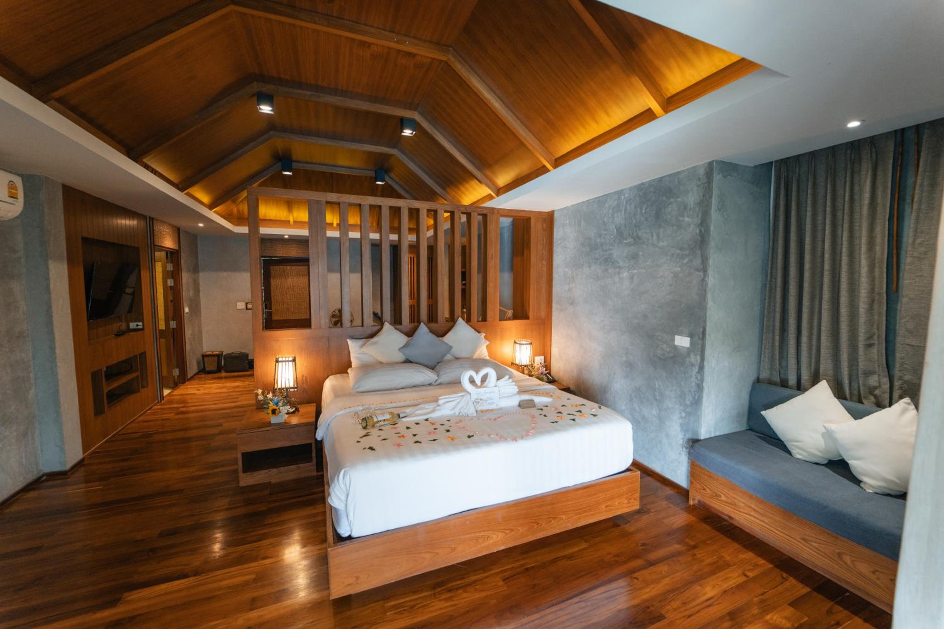 Deluxe Double Room with Balcony and Sea View